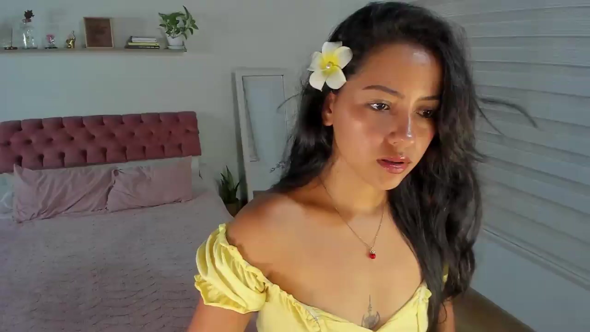 Gallery image thumbnail from ImBella_'s myfreecams stream on, 08/31/2026, 21:55 image 9 of 20
