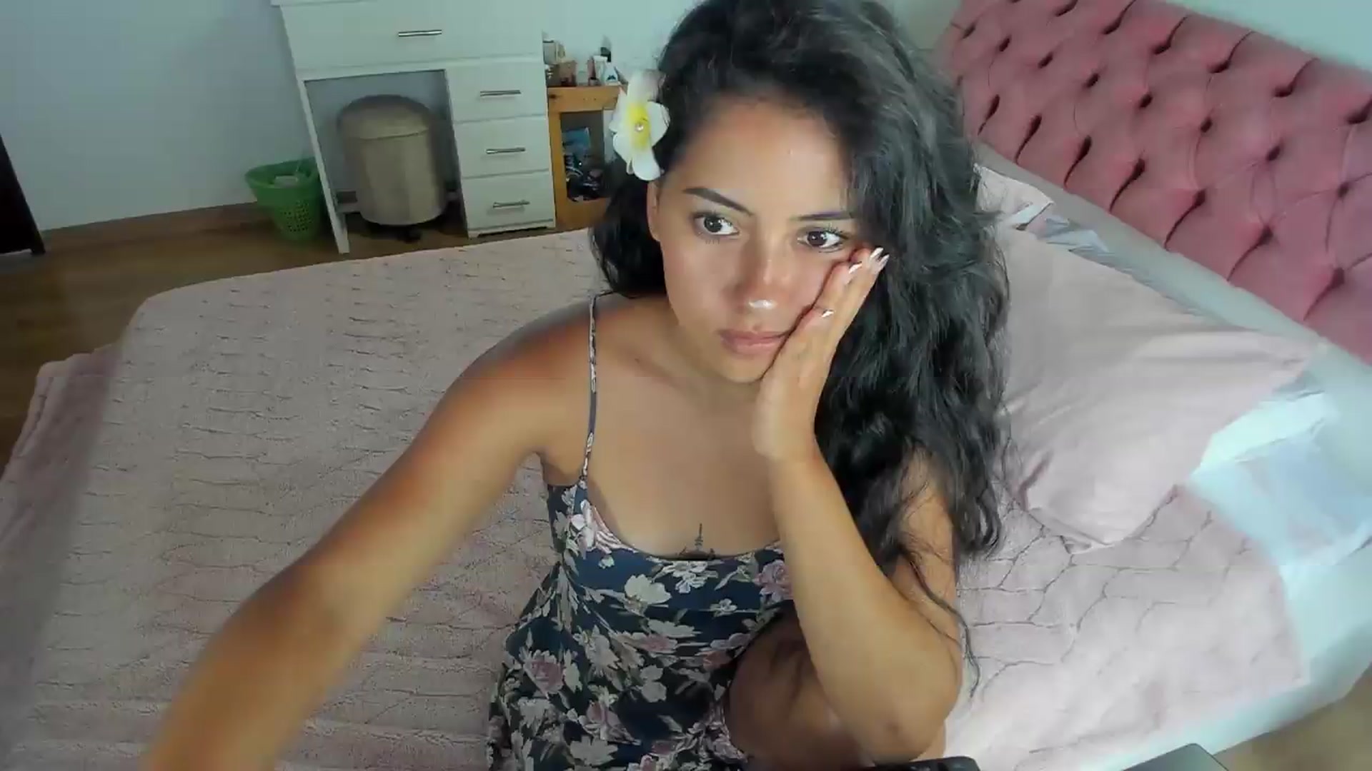 Gallery image thumbnail from ImBella_'s myfreecams stream on, 09/05/2026, 19:51 image 18 of 20