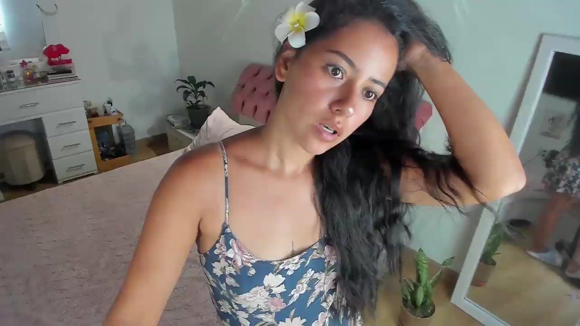 Gallery image thumbnail from ImBella_'s myfreecams stream on, 09/05/2026, 19:51 image 10 of 20