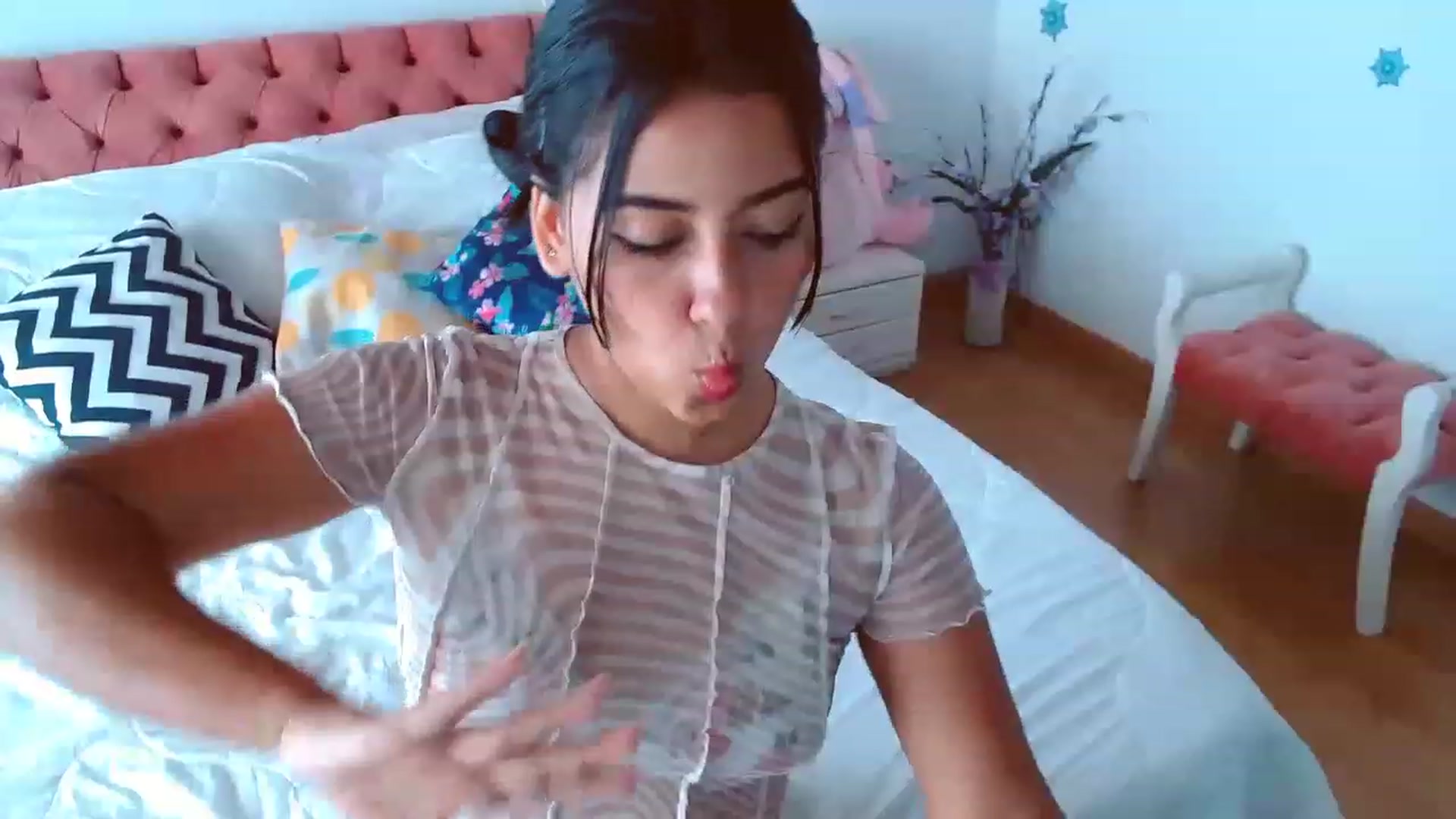 Gallery image thumbnail from ImBella_Sir's myfreecams stream on, 01/31/2023, 17:10 image 16 of 20