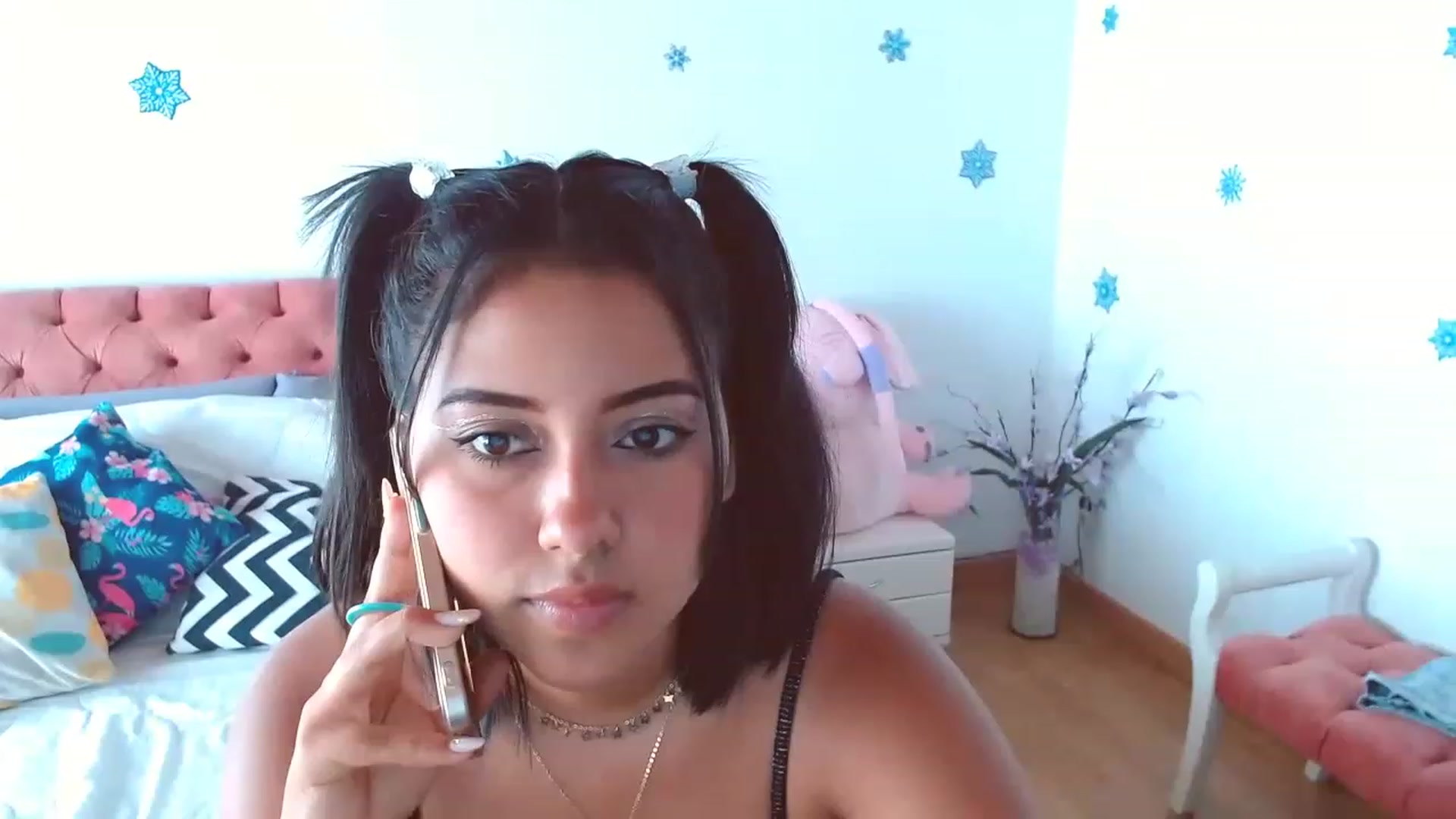 Gallery image thumbnail from ImBella_Sir's myfreecams stream on, 02/01/2023, 18:44 image 18 of 20