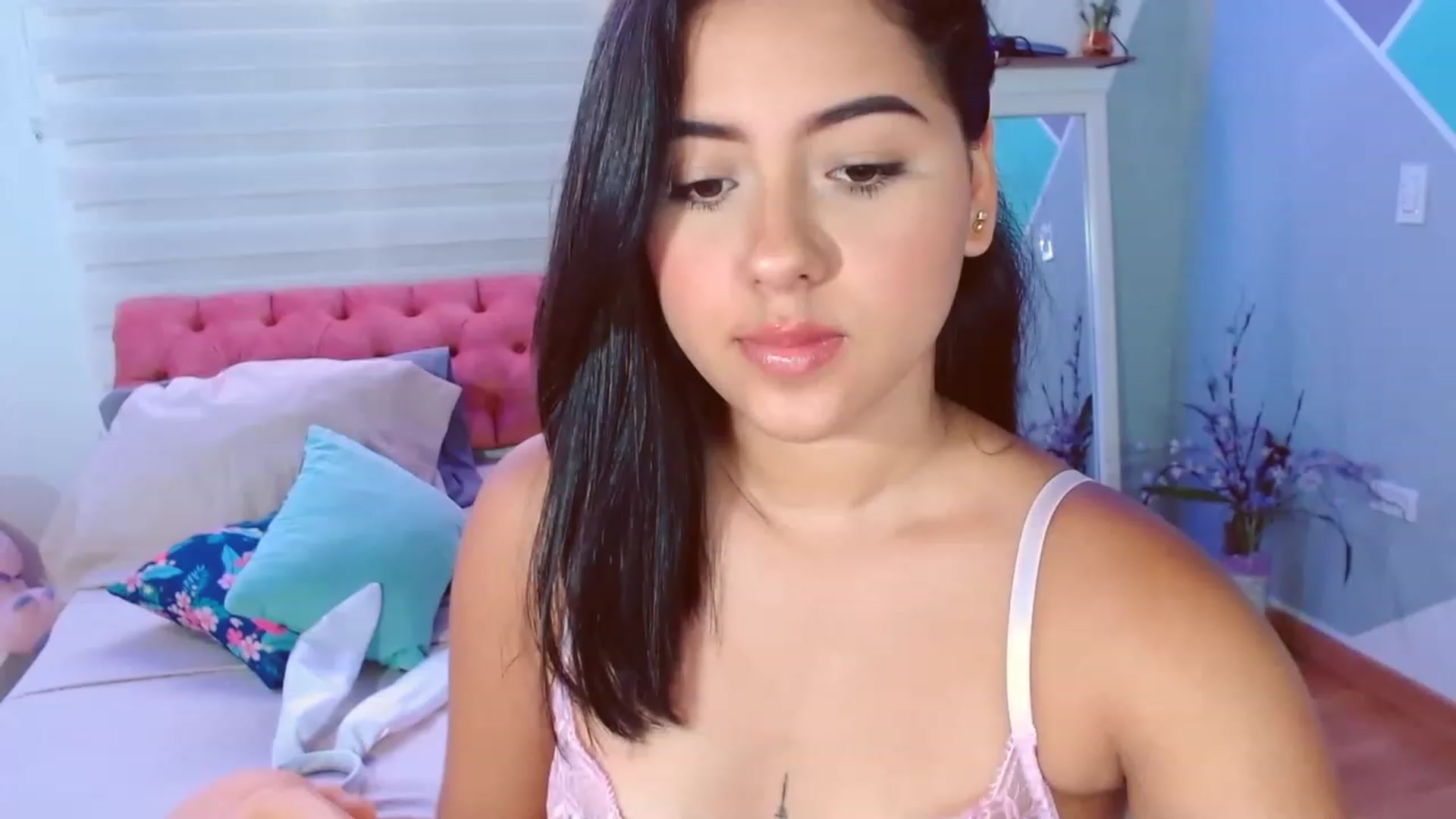Gallery image thumbnail from ImBella_Sir's myfreecams stream on, 04/07/2023, 18:03 image 8 of 20
