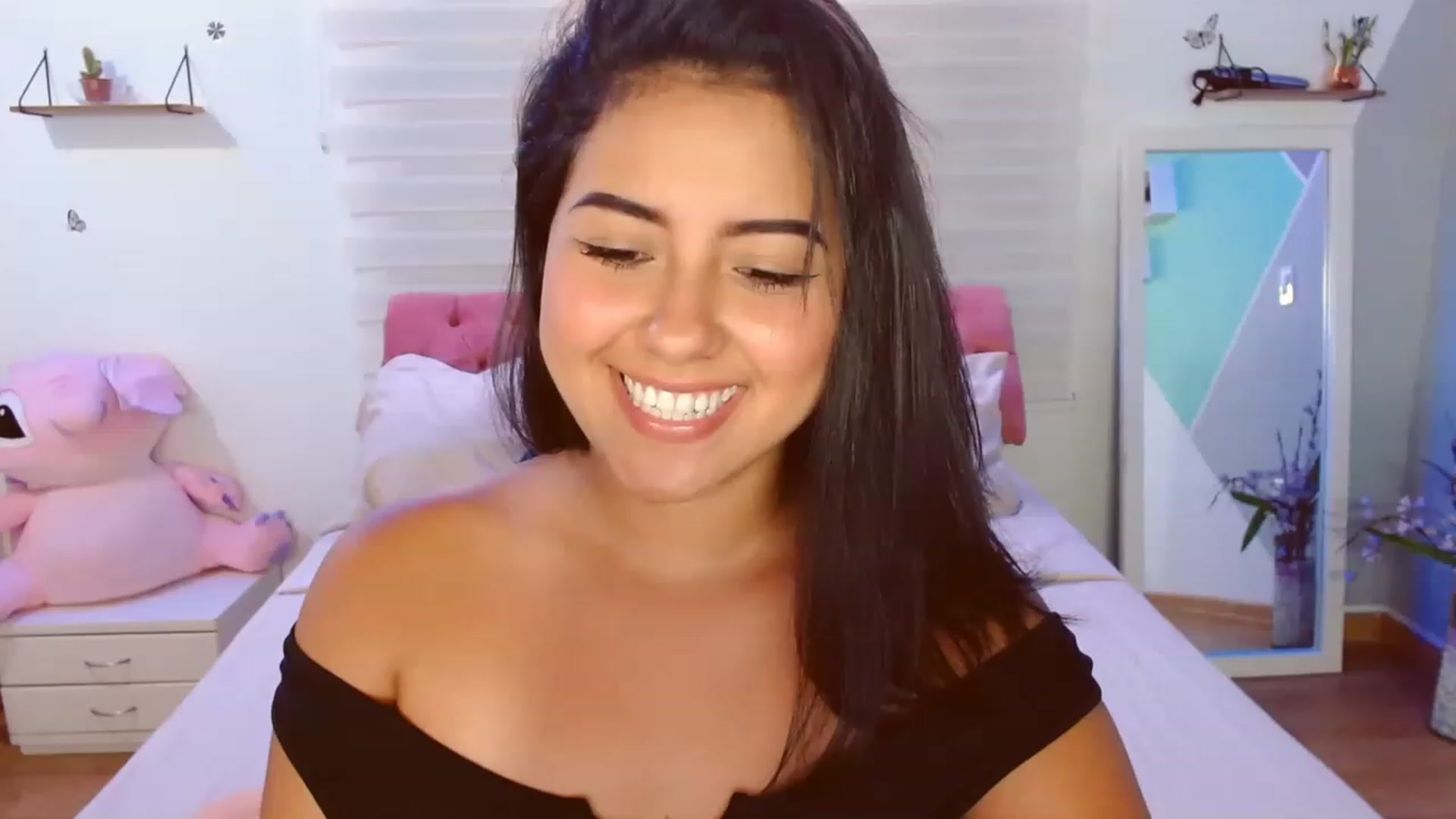 Gallery image thumbnail from ImBella_Sir's myfreecams stream on, 04/14/2023, 17:34 image 6 of 20