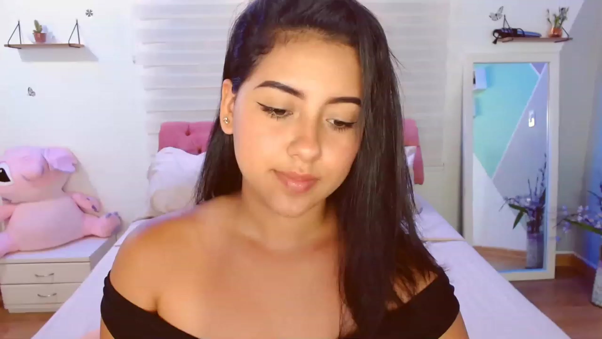 Gallery image thumbnail from ImBella_Sir's myfreecams stream on, 04/14/2023, 17:34 image 7 of 20