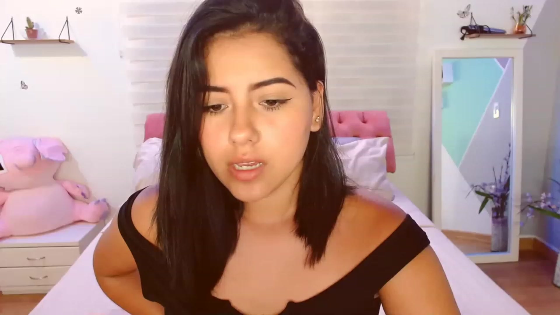 Gallery image thumbnail from ImBella_Sir's myfreecams stream on, 04/14/2023, 17:34 image 15 of 20