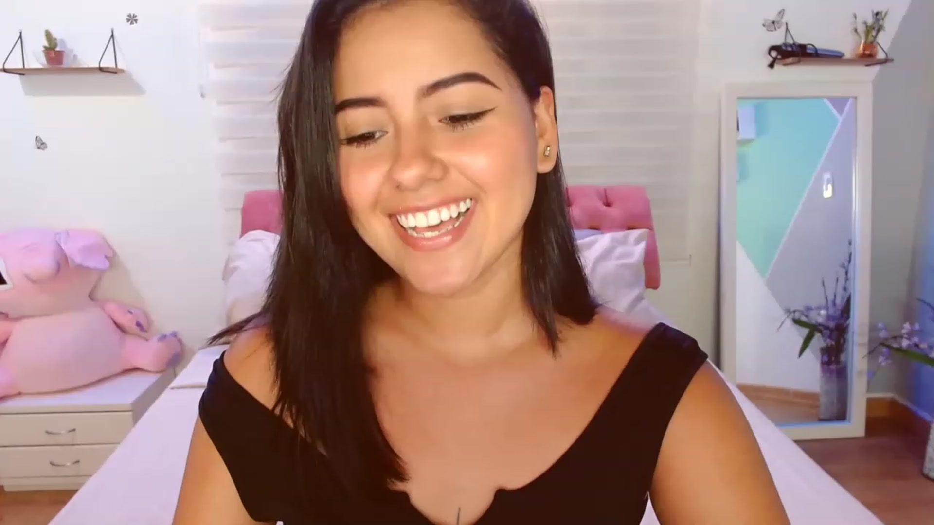 Gallery image thumbnail from ImBella_Sir's myfreecams stream on, 04/14/2023, 17:34 image 11 of 20