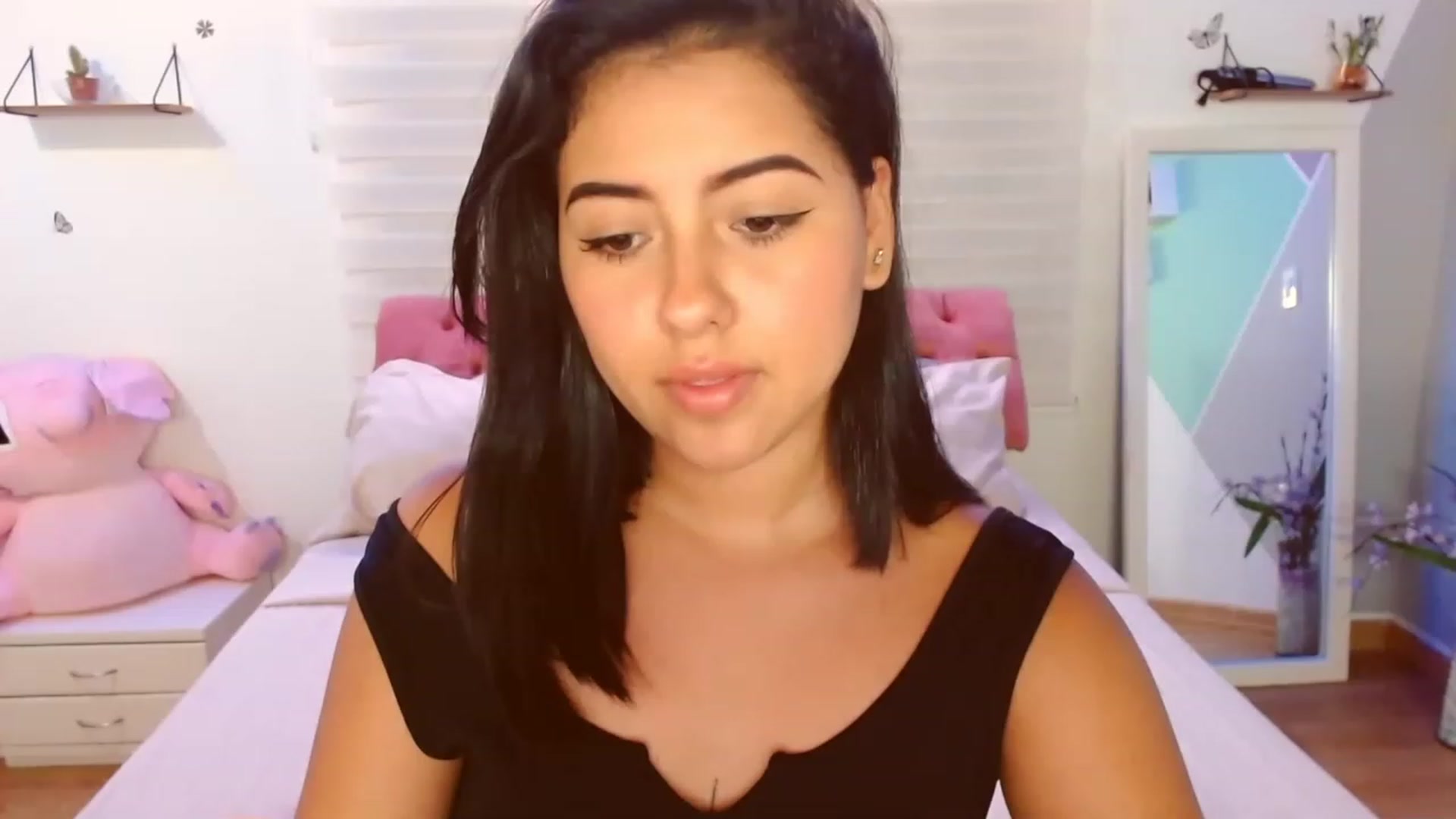 Gallery image thumbnail from ImBella_Sir's myfreecams stream on, 04/14/2023, 17:34 image 12 of 20