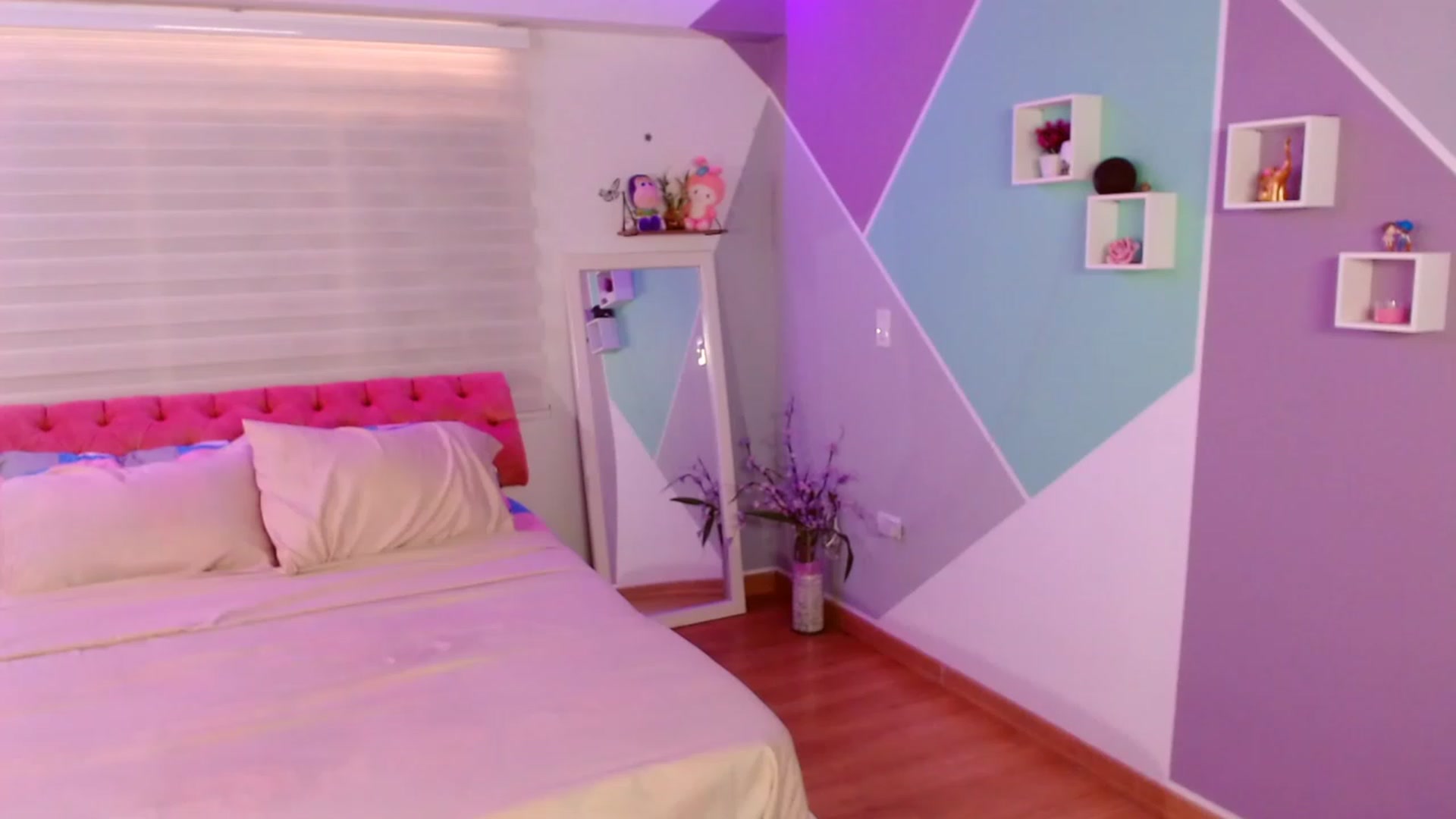 Gallery image thumbnail from ImBella_Sir's myfreecams stream on, 05/28/2023, 17:58 image 3 of 20