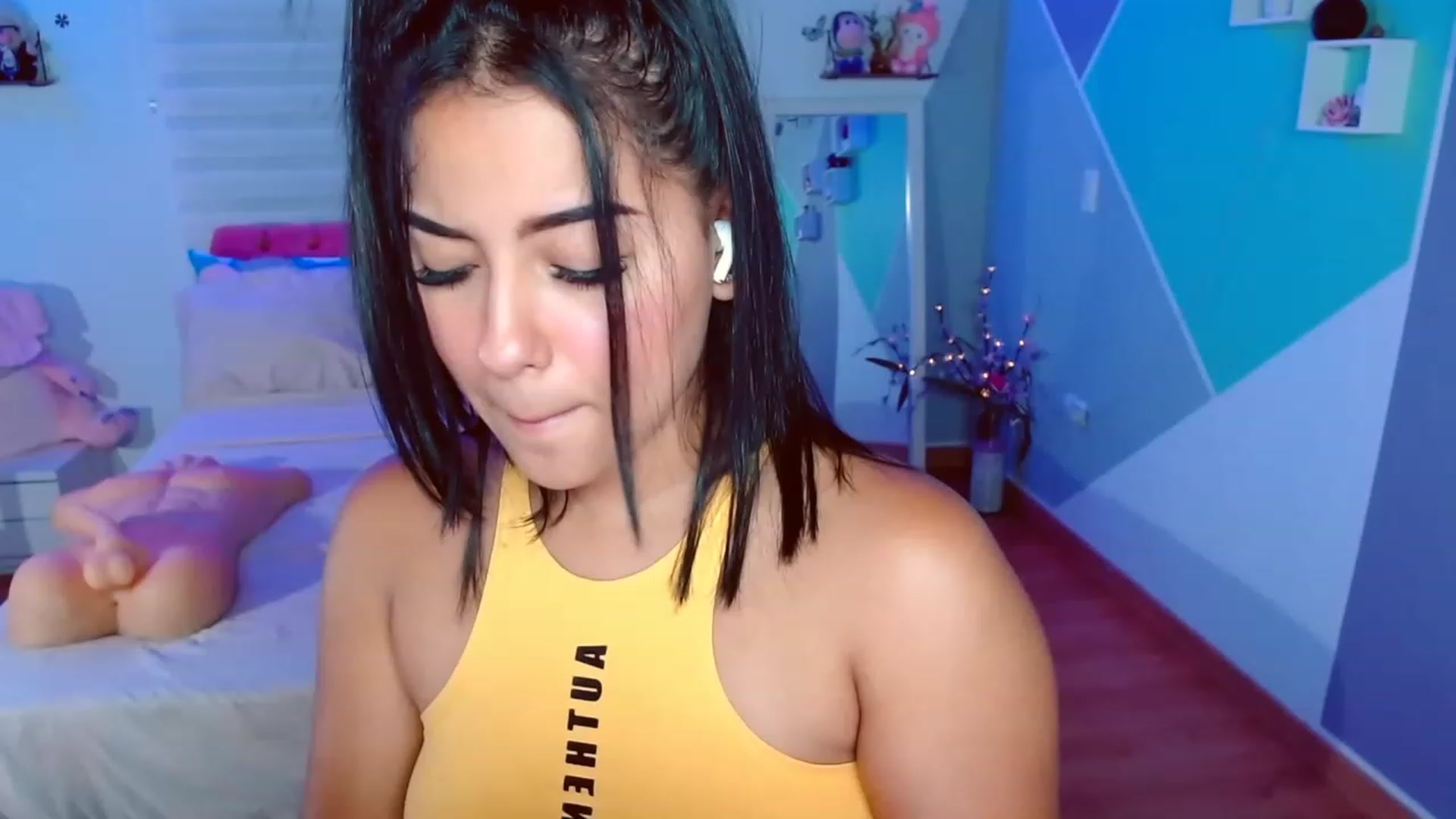 Gallery image thumbnail from ImBella_Sir's myfreecams stream on, 05/30/2023, 18:03 image 4 of 20