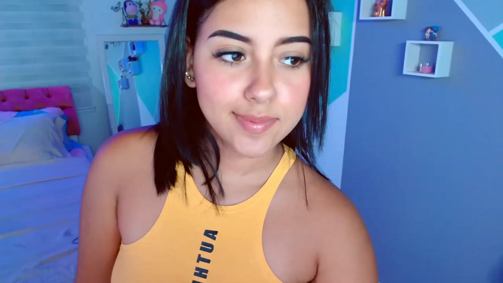 Gallery image thumbnail from ImBella_Sir's myfreecams stream on, 05/30/2023, 18:03 image 13 of 20