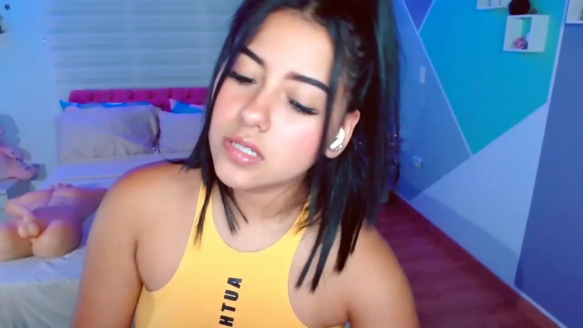 Gallery image thumbnail from ImBella_Sir's myfreecams stream on, 05/30/2023, 18:03 image 5 of 20