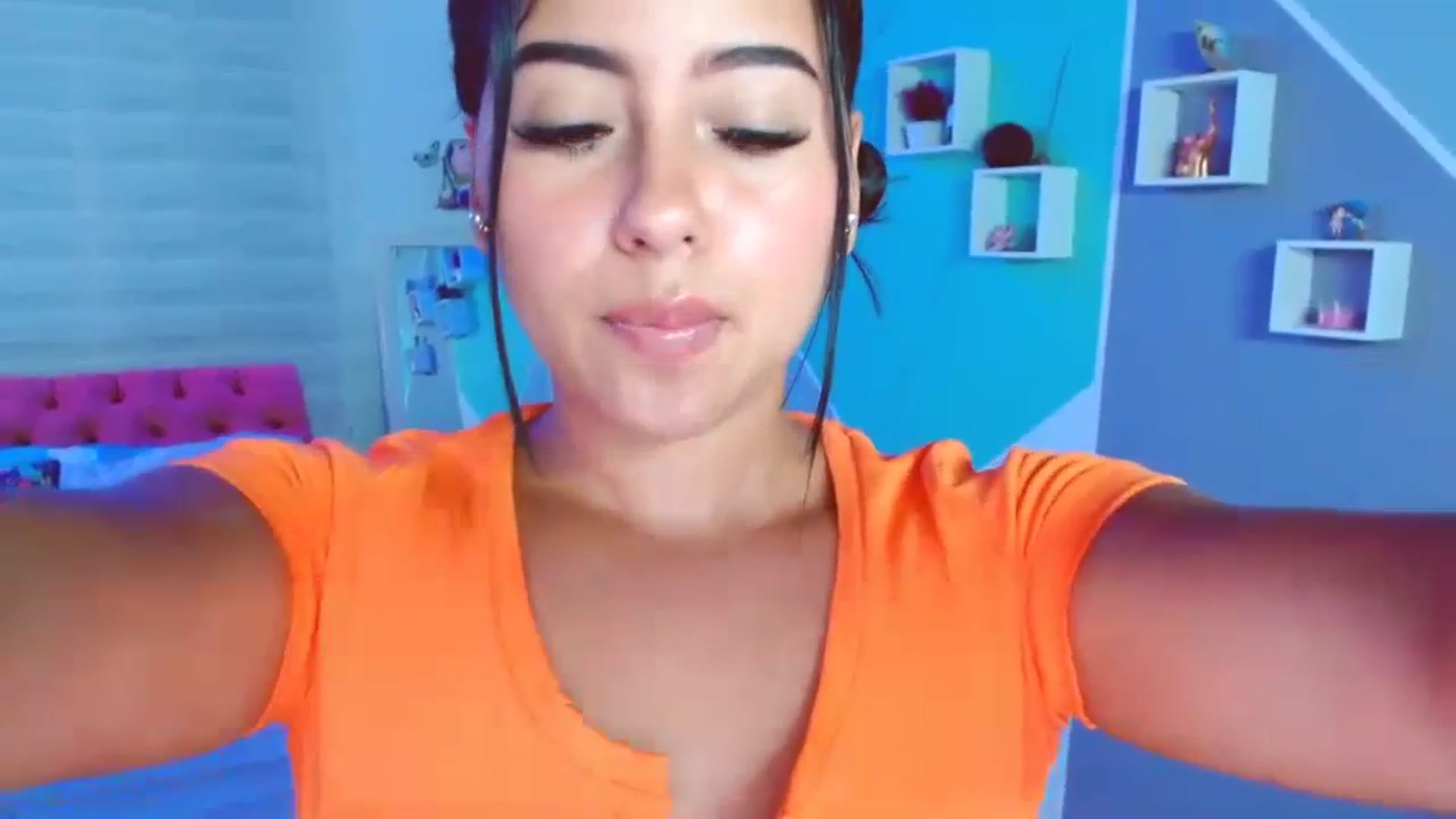 Gallery image thumbnail from ImBella_Sir's myfreecams stream on, 06/12/2023, 05:26 image 11 of 20
