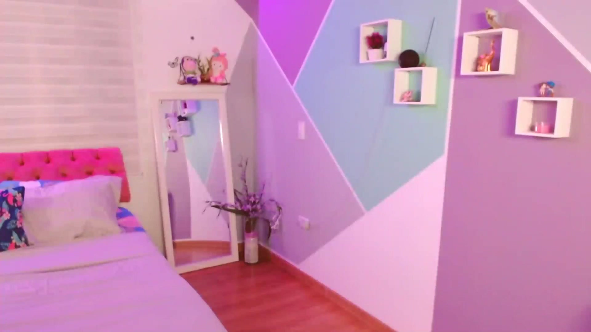 Gallery image thumbnail from ImBella_Sir's myfreecams stream on, 06/12/2023, 05:26 image 15 of 20