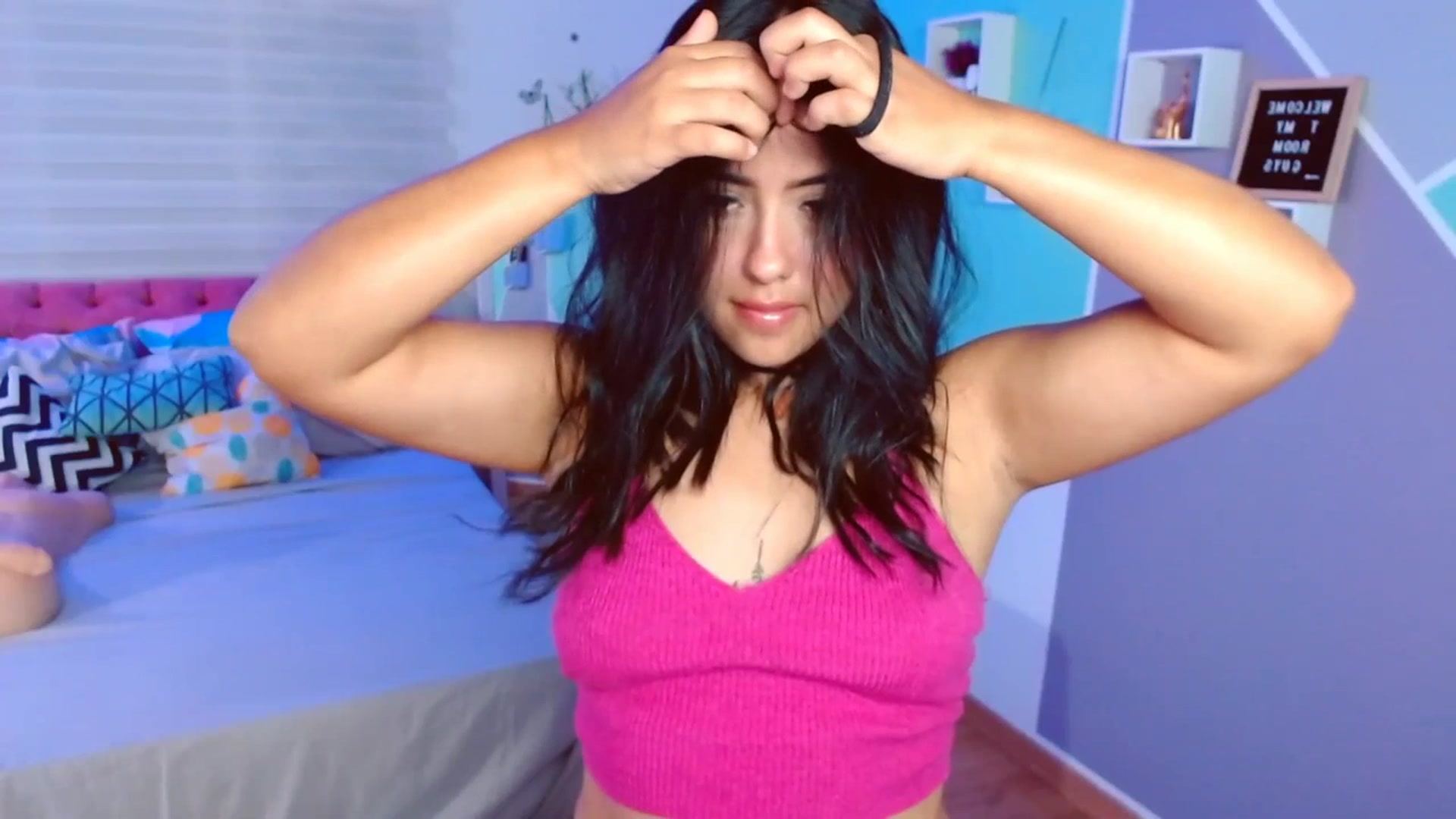 Gallery image thumbnail from ImBella_Sir's myfreecams stream on, 07/05/2023, 17:31 image 7 of 20