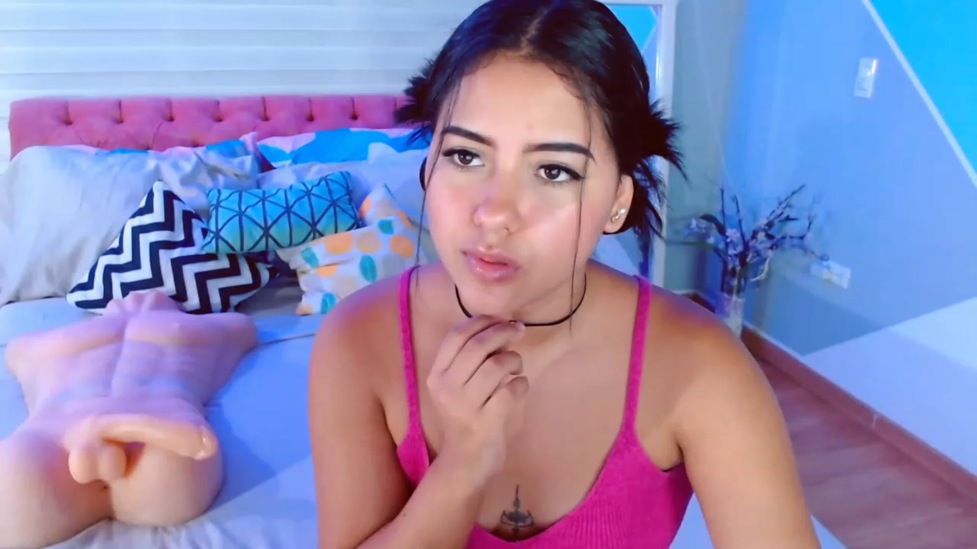 Gallery image thumbnail from ImBella_Sir's myfreecams stream on, 07/05/2023, 18:20 image 13 of 20