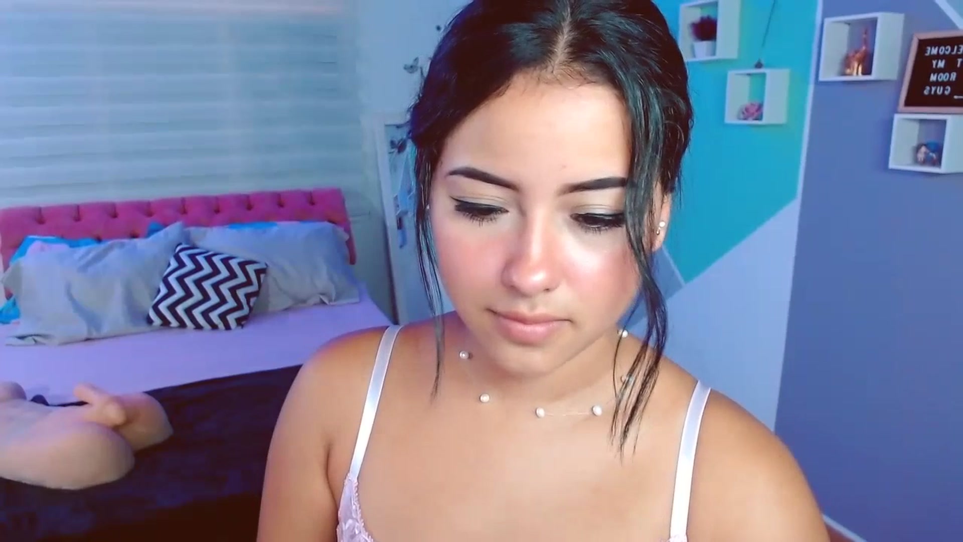 Gallery image thumbnail from ImBella_Sir's myfreecams stream on, 07/12/2023, 16:20 image 19 of 20
