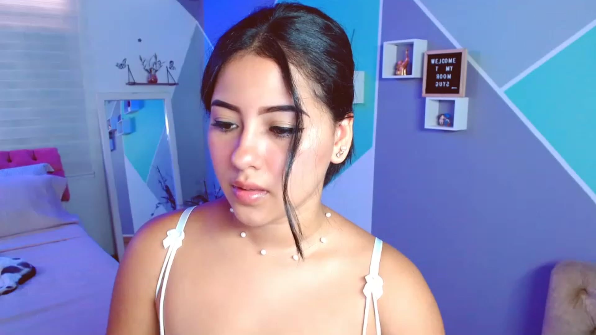 Gallery image thumbnail from ImBella_Sir's myfreecams stream on, 07/18/2023, 17:37 image 7 of 20