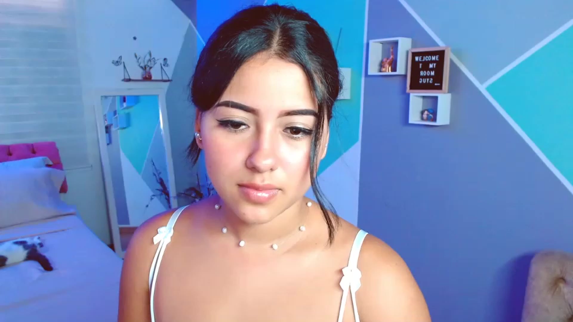 Gallery image thumbnail from ImBella_Sir's myfreecams stream on, 07/18/2023, 17:37 image 11 of 20