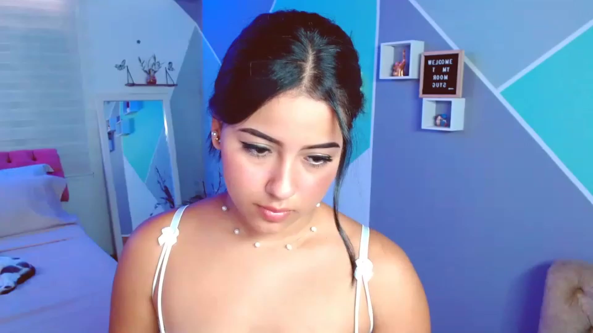 Gallery image thumbnail from ImBella_Sir's myfreecams stream on, 07/18/2023, 17:37 image 4 of 20