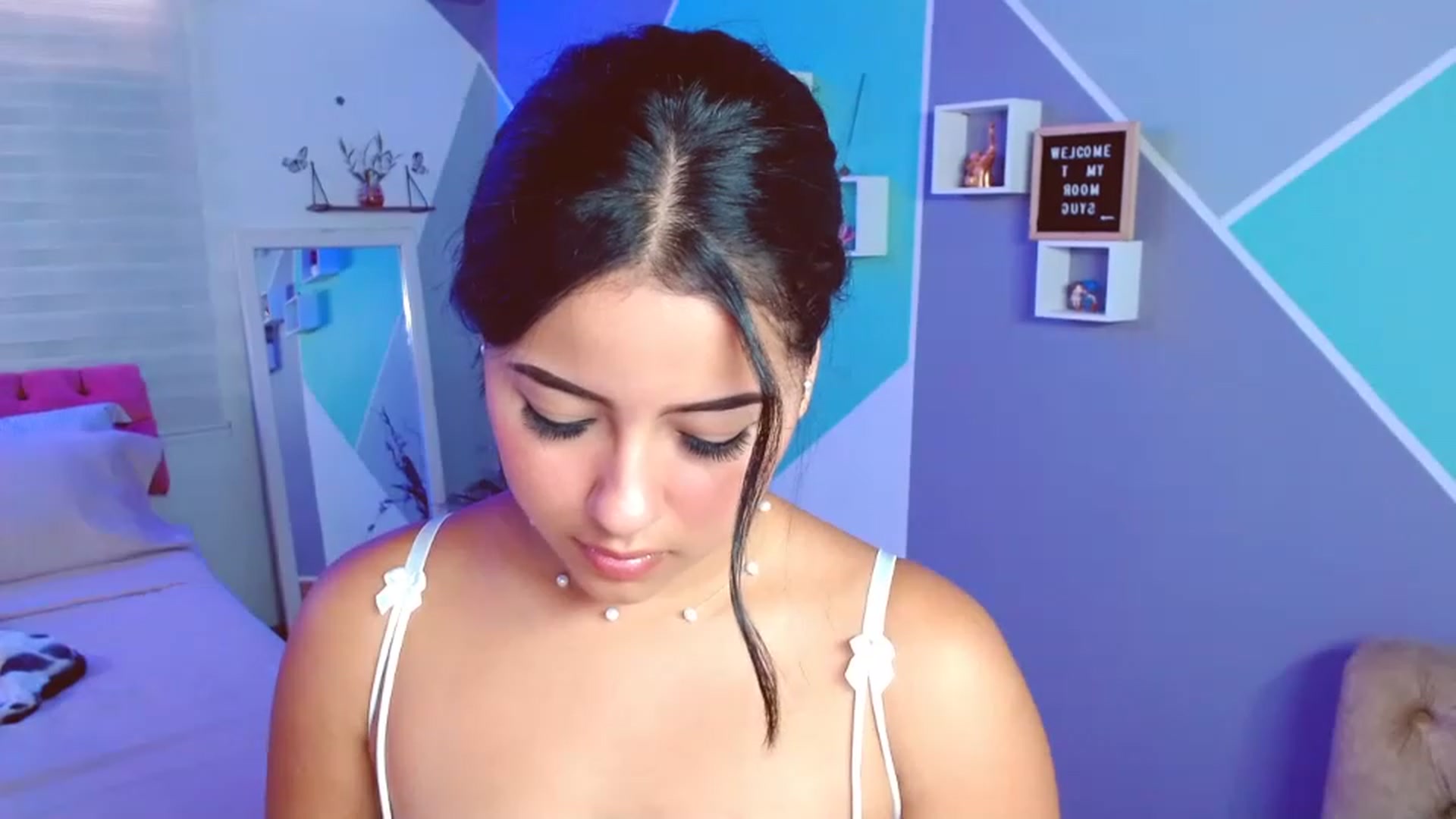 Gallery image thumbnail from ImBella_Sir's myfreecams stream on, 07/18/2023, 17:37 image 3 of 20
