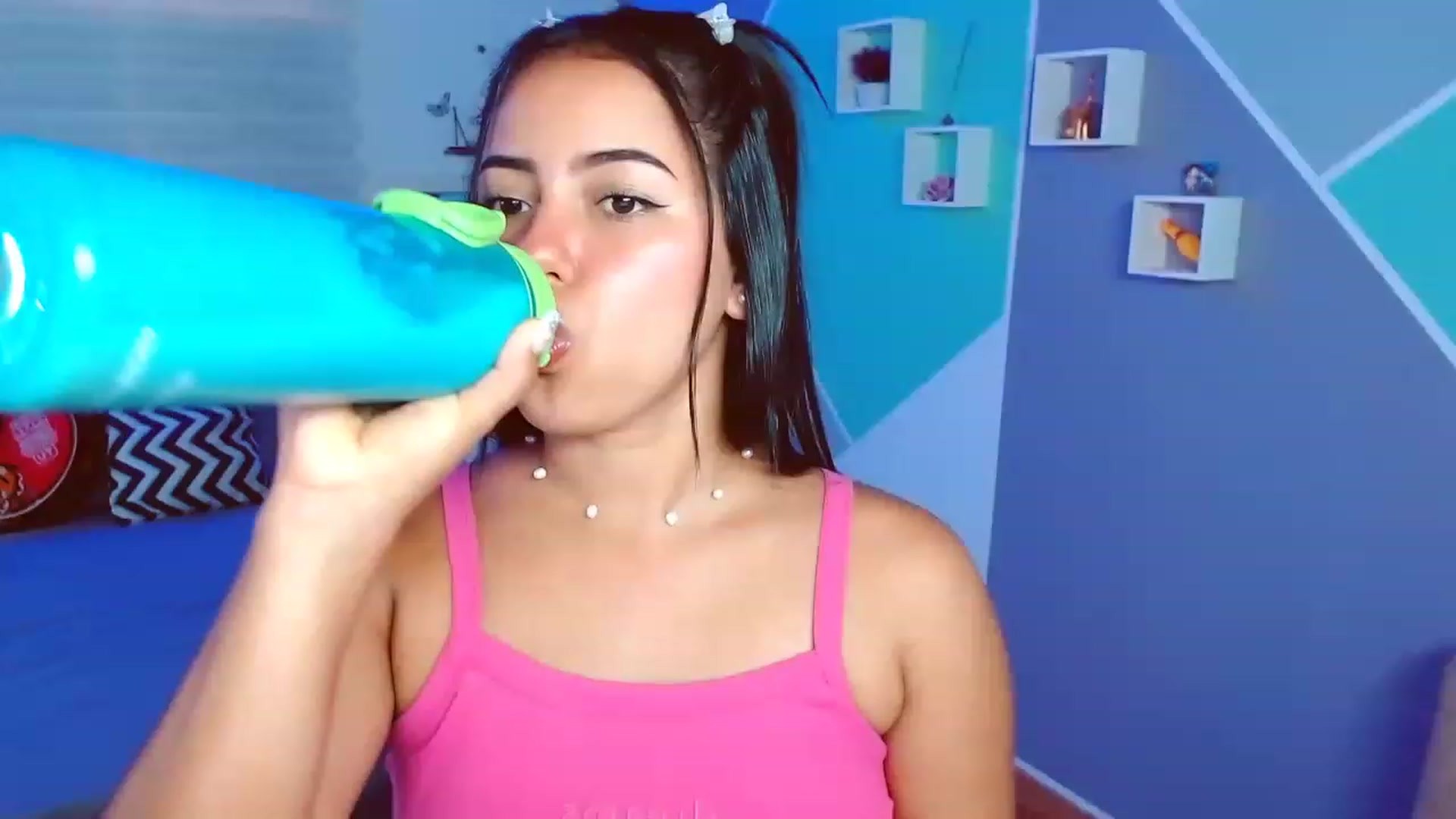 Gallery image thumbnail from ImBella_Sir's myfreecams stream on, 08/18/2023, 17:21 image 12 of 20