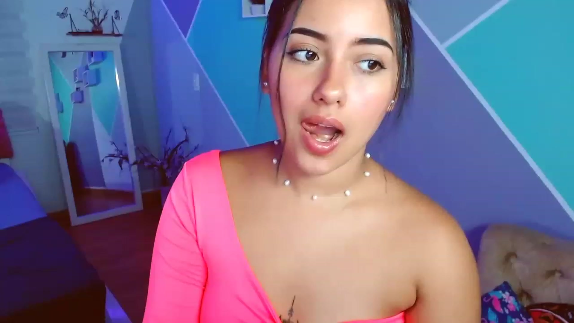 Gallery image thumbnail from ImBella_Sir's myfreecams stream on, 08/22/2023, 17:53 image 6 of 20
