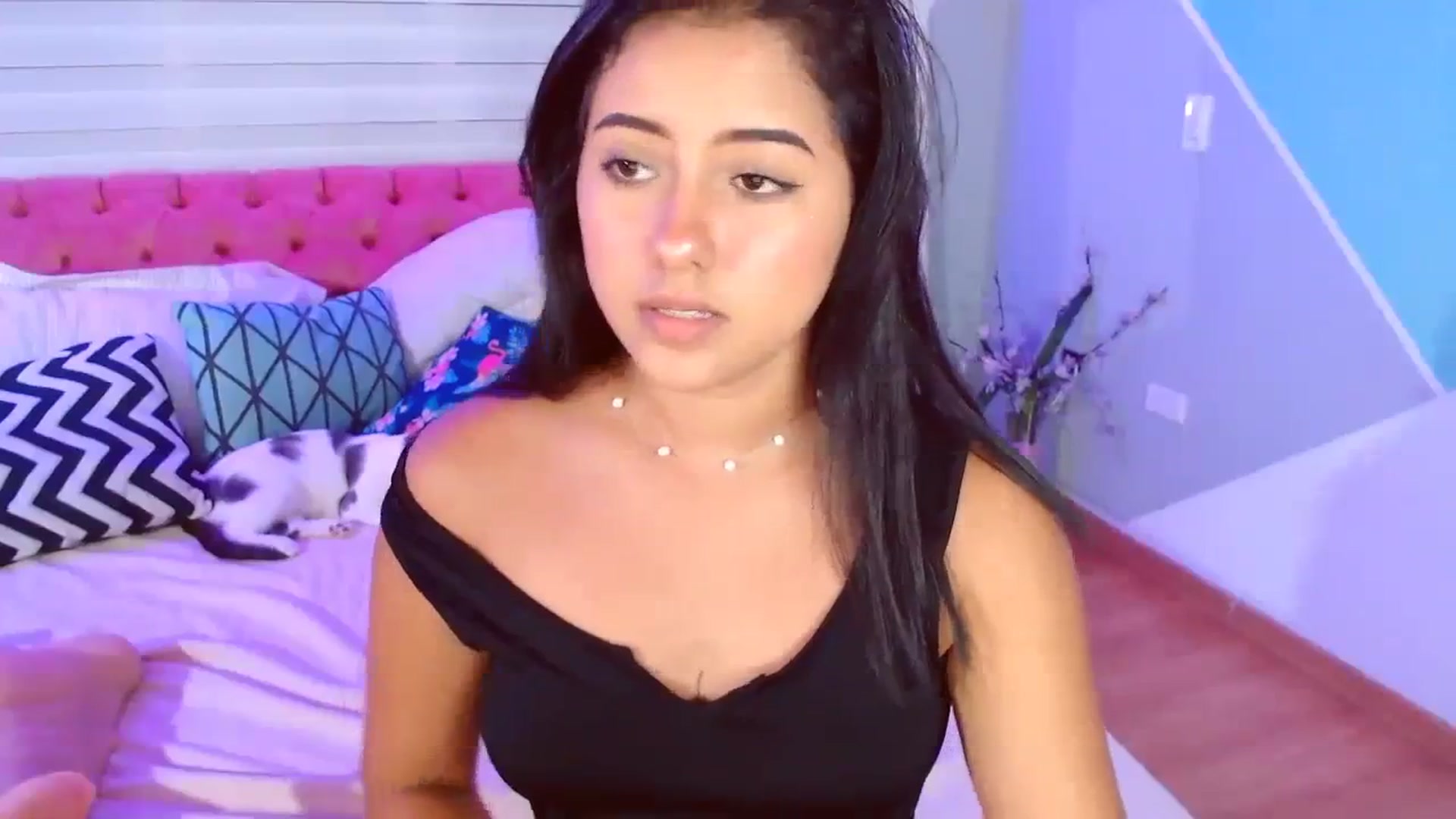 Gallery image thumbnail from ImBella_Sir's myfreecams stream on, 09/09/2023, 17:27 image 14 of 20