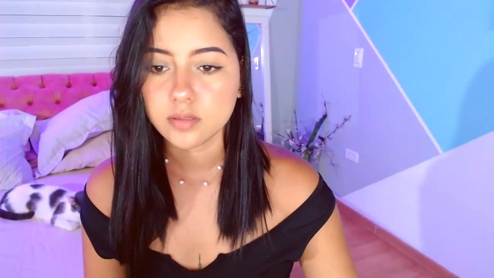 Gallery image thumbnail from ImBella_Sir's myfreecams stream on, 09/09/2023, 17:27 image 7 of 20