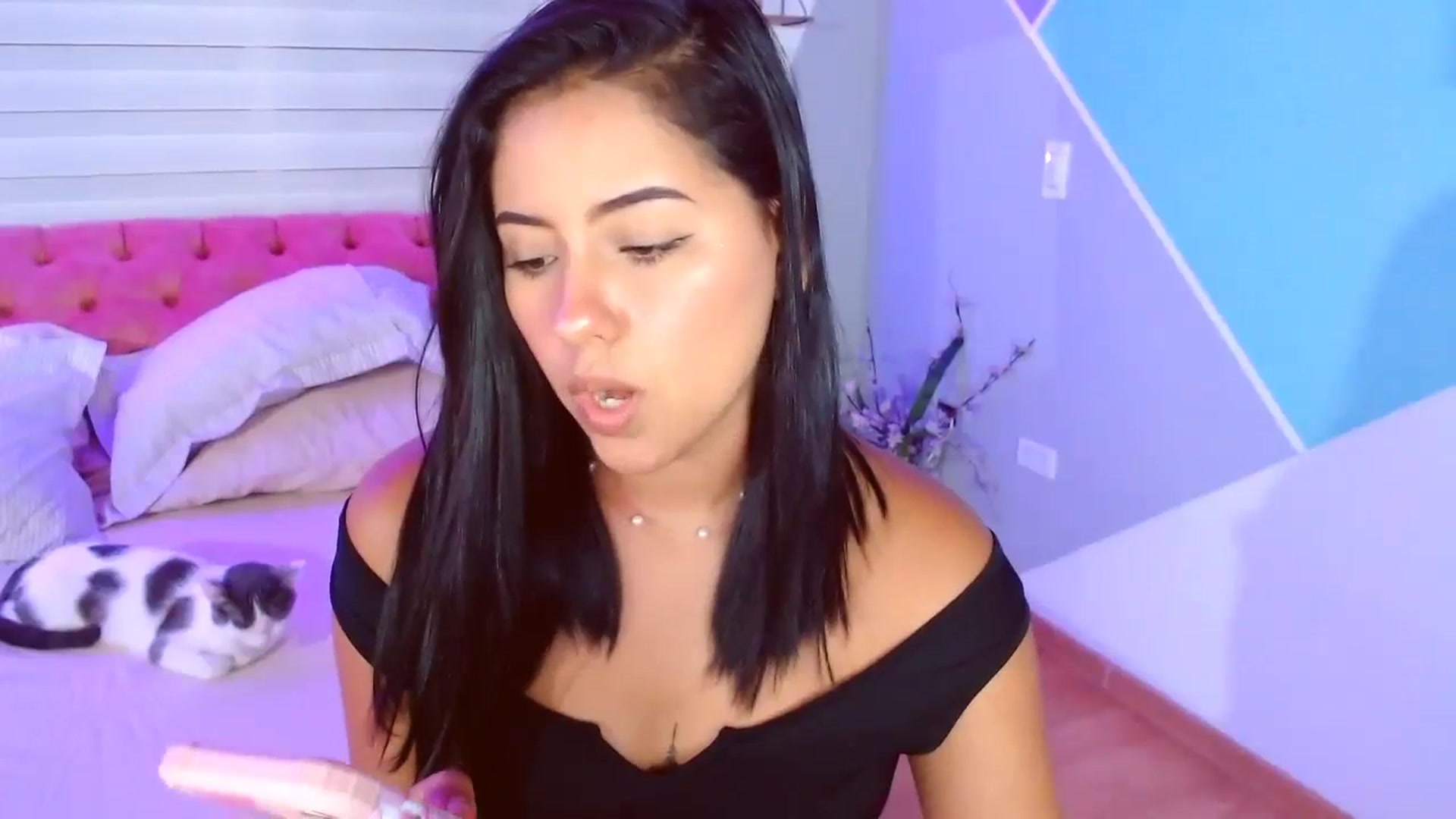 Gallery image thumbnail from ImBella_Sir's myfreecams stream on, 09/09/2023, 17:27 image 8 of 20
