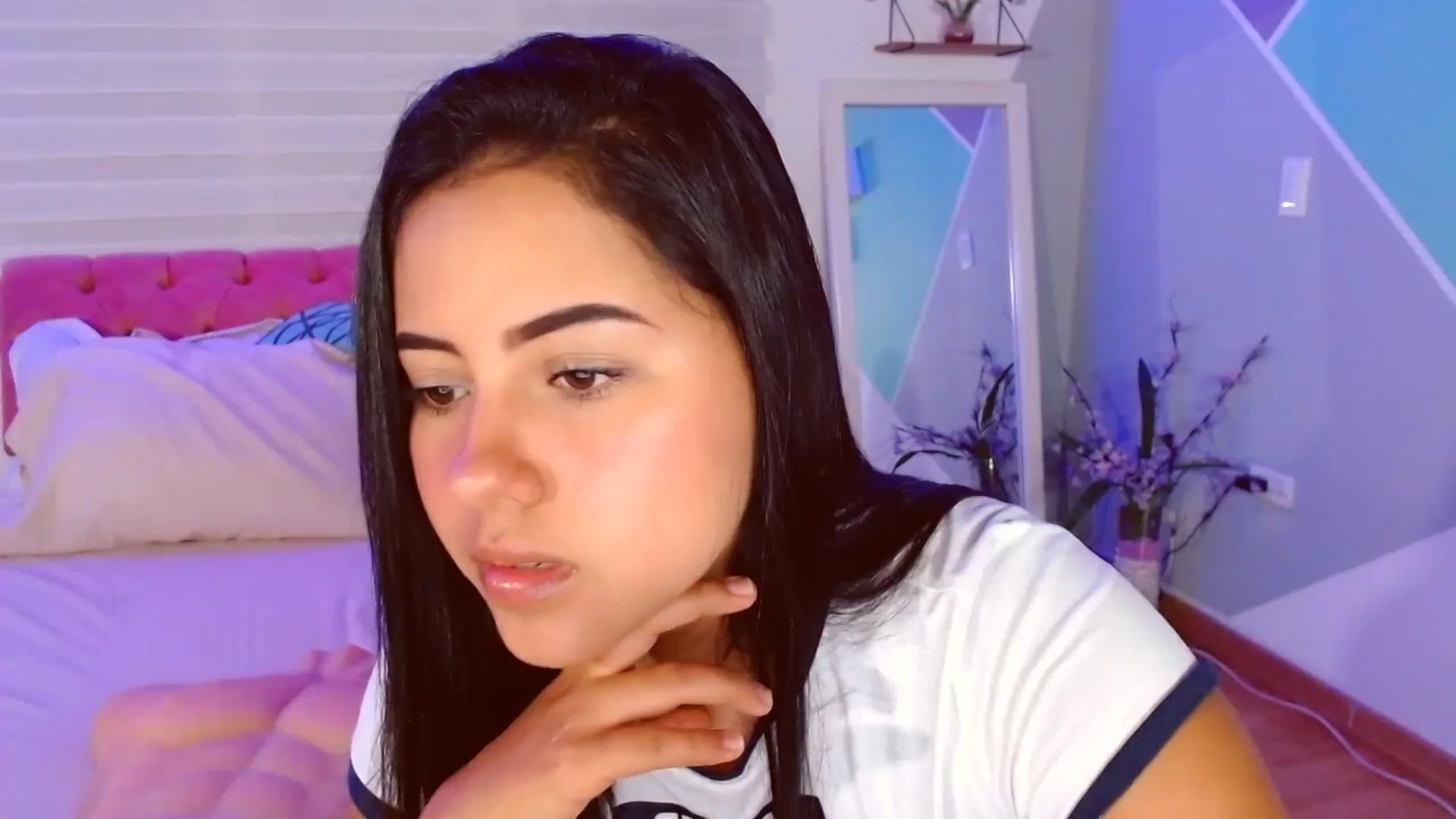Gallery image thumbnail from ImBella_Sir's myfreecams stream on, 09/14/2023, 17:04 image 9 of 20