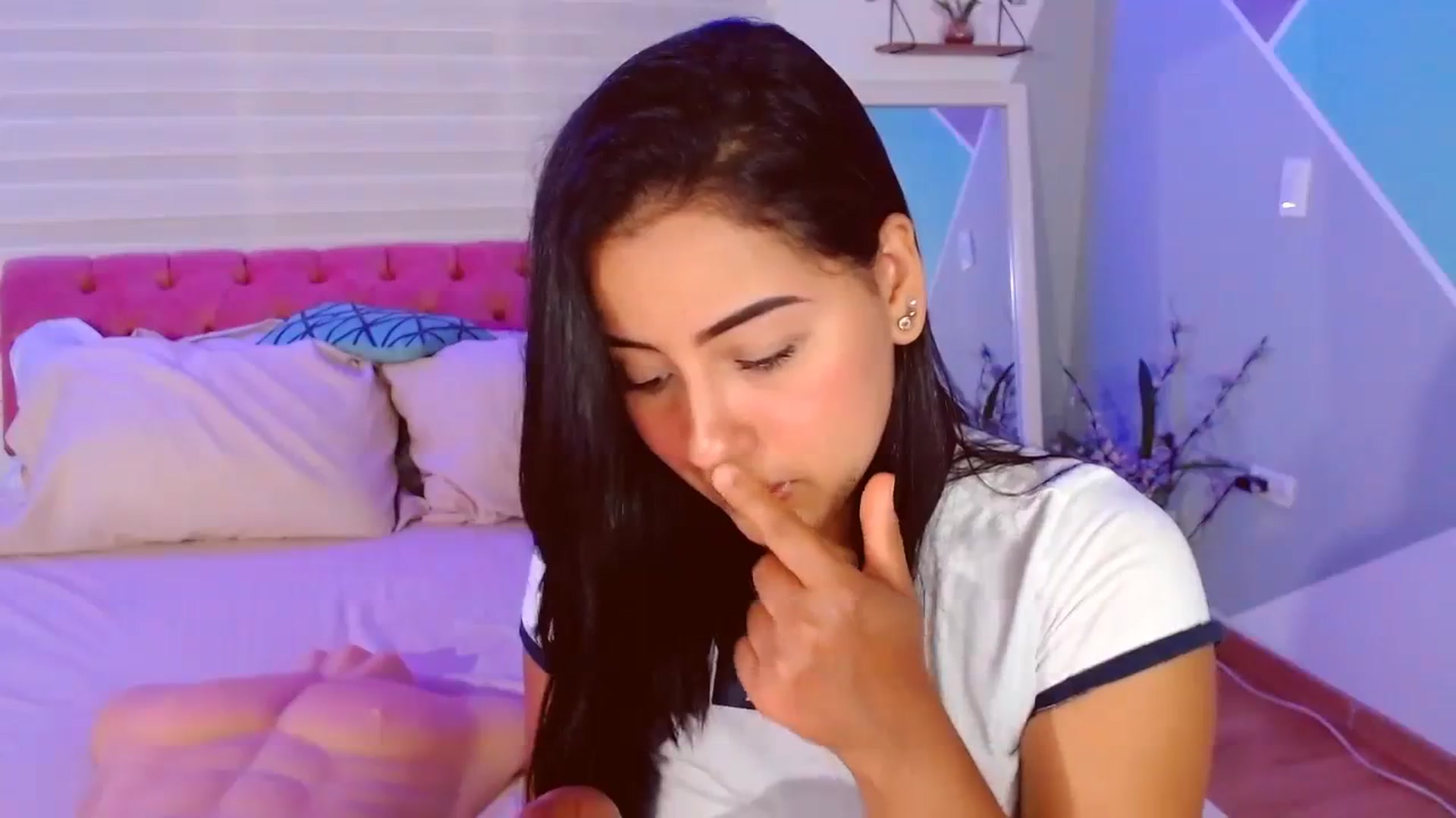 Gallery image thumbnail from ImBella_Sir's myfreecams stream on, 09/14/2023, 17:04 image 13 of 20