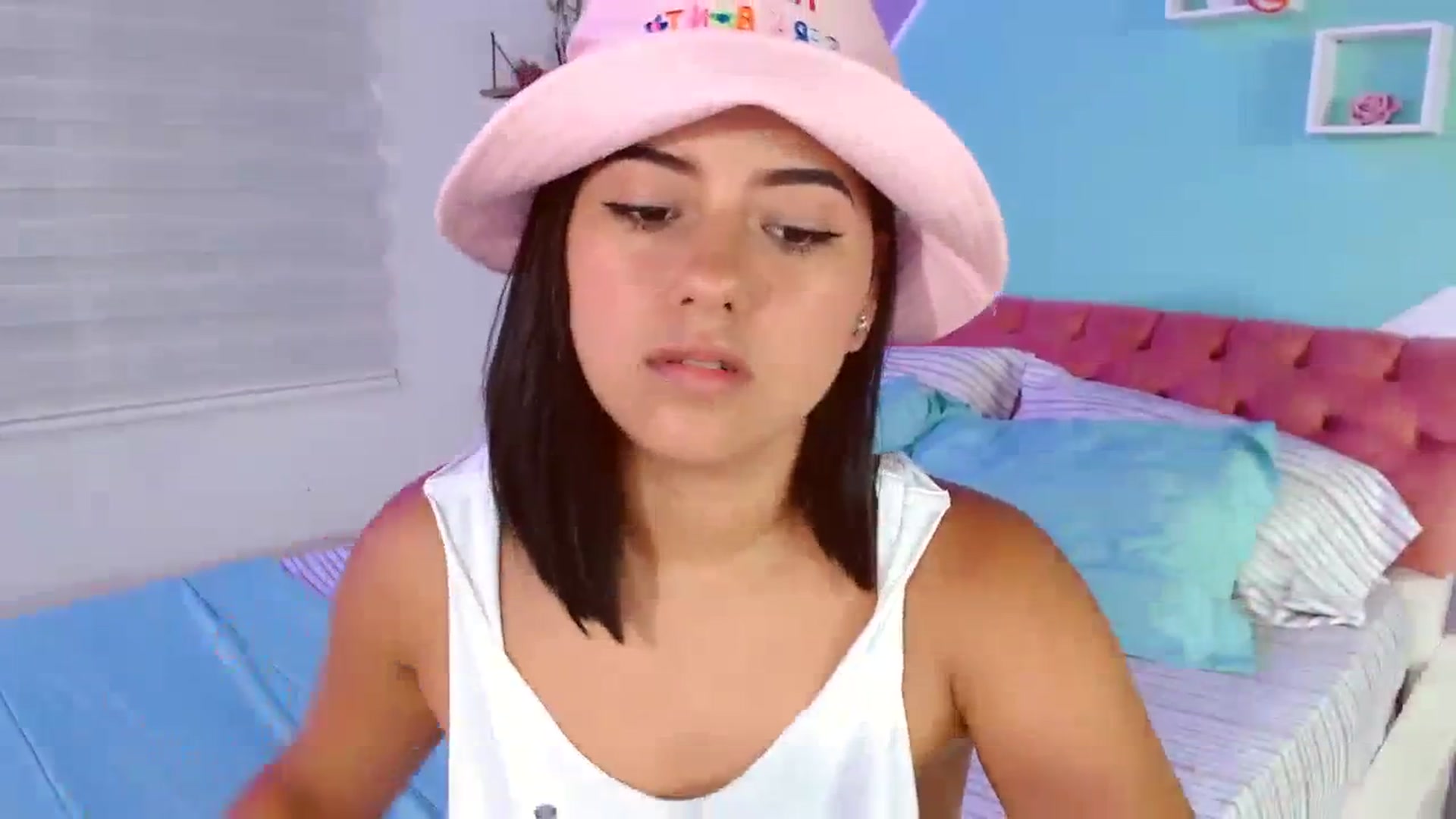 Gallery image thumbnail from ImBella_Sir's myfreecams stream on, 10/28/2023, 19:03 image 9 of 20