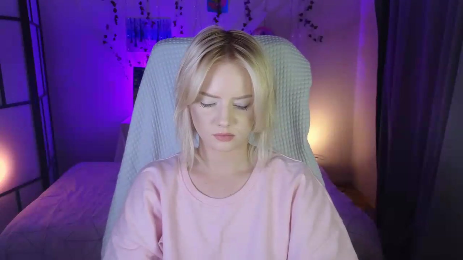 Gallery image thumbnail from ImBonBon's myfreecams stream on, 08/17/2026, 23:53 image 18 of 20