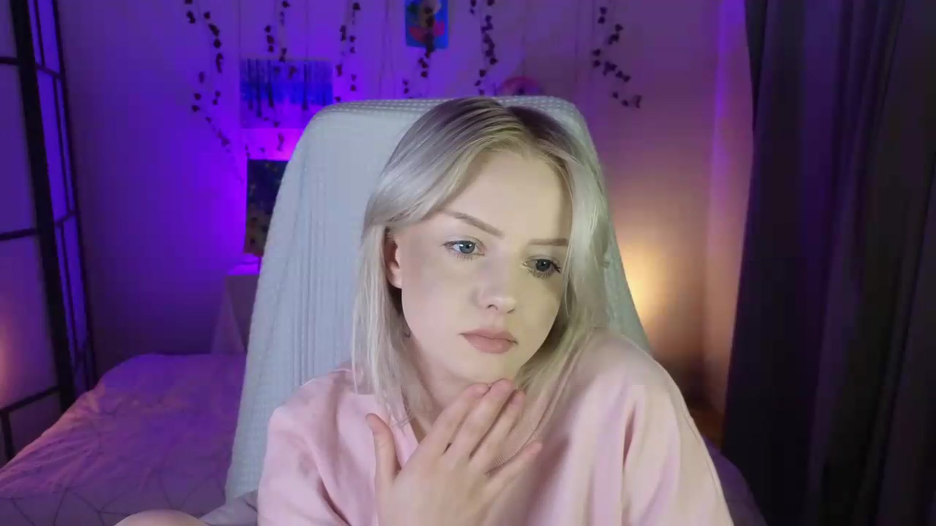 Gallery image thumbnail from ImBonBon's myfreecams stream on, 08/18/2026, 23:59 image 17 of 20
