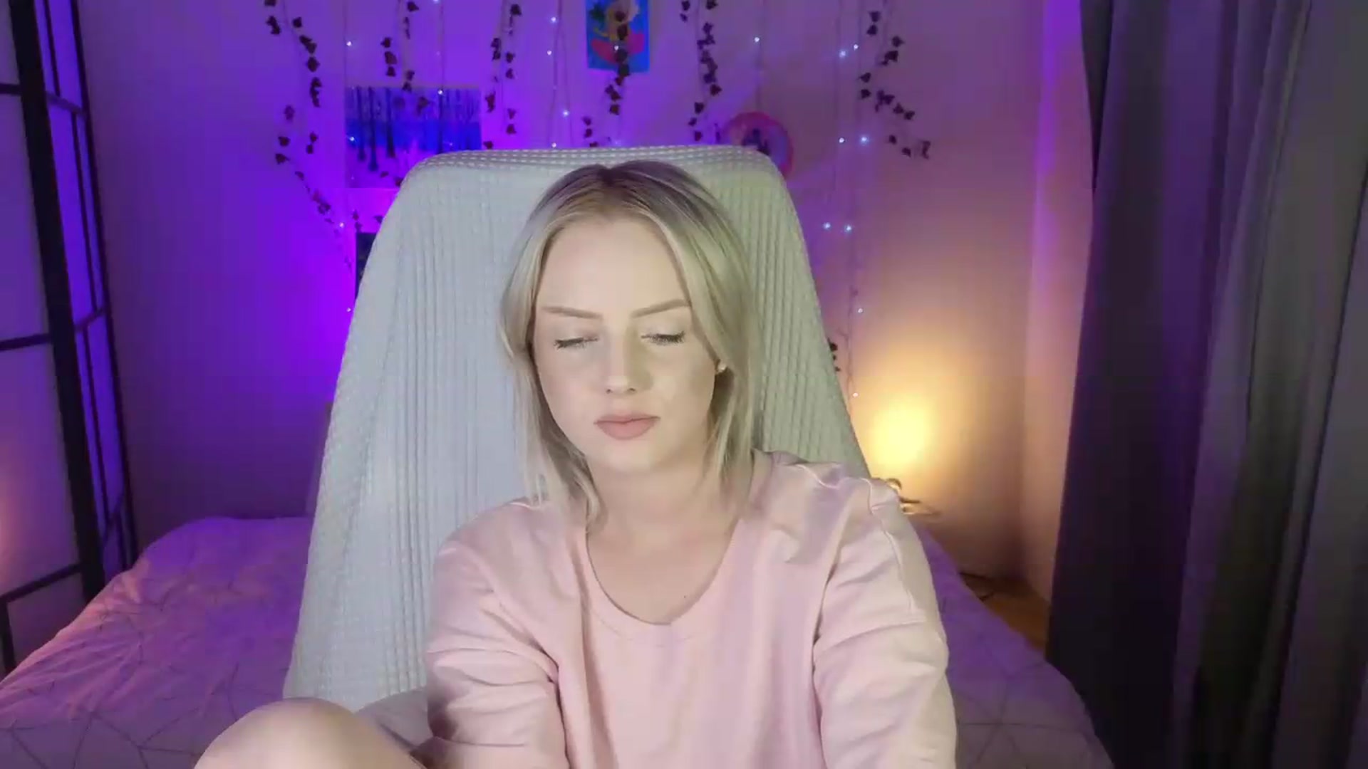 Gallery image thumbnail from ImBonBon's myfreecams stream on, 08/18/2026, 23:59 image 13 of 20