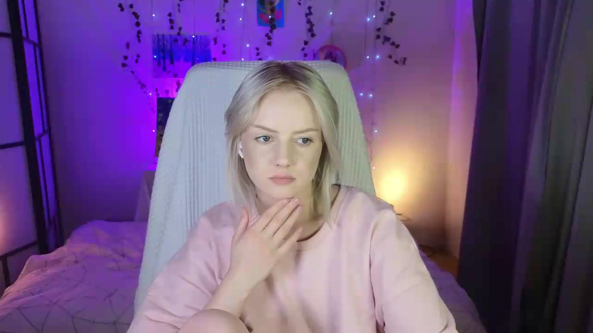 Gallery image thumbnail from ImBonBon's myfreecams stream on, 08/19/2026, 02:37 image 14 of 20