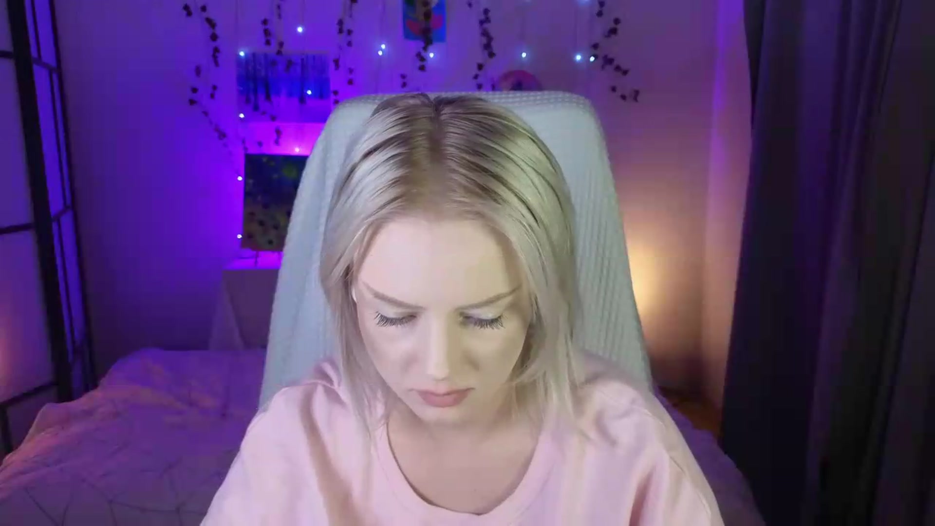 Gallery image thumbnail from ImBonBon's myfreecams stream on, 08/19/2026, 02:37 image 10 of 20
