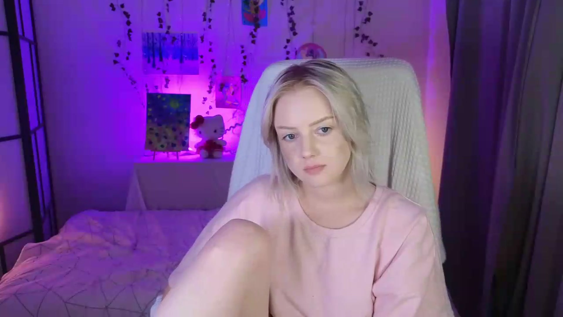 Gallery image thumbnail from ImBonBon's myfreecams stream on, 08/19/2026, 02:37 image 17 of 20