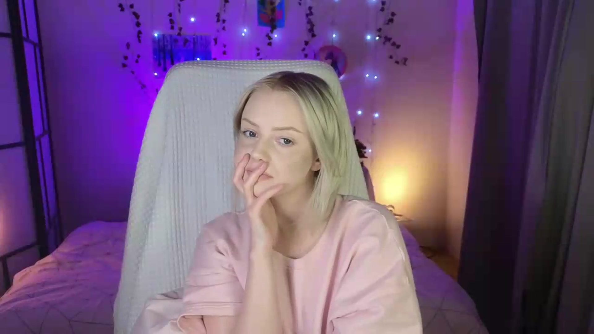 Gallery image thumbnail from ImBonBon's myfreecams stream on, 08/19/2026, 02:37 image 3 of 20