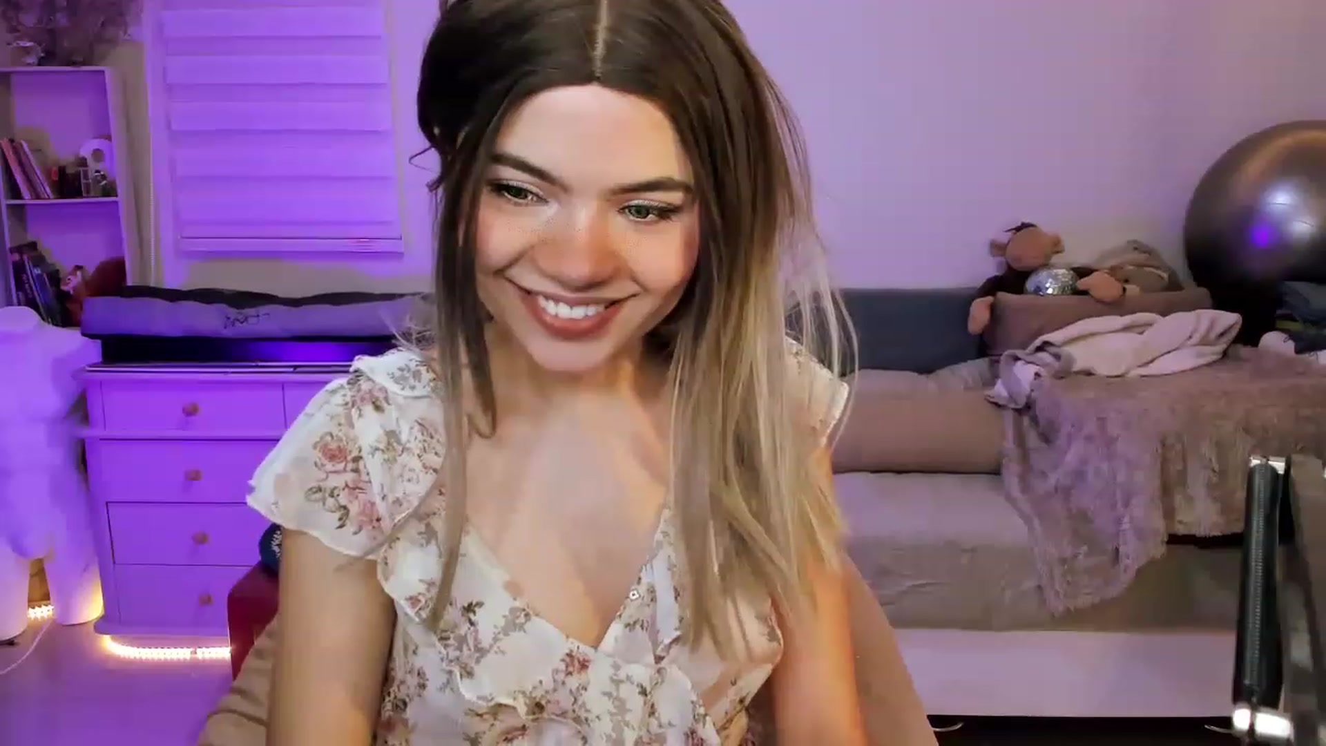 Gallery image thumbnail from ImFreedom's myfreecams stream on, 05/13/2023, 02:08 image 5 of 20