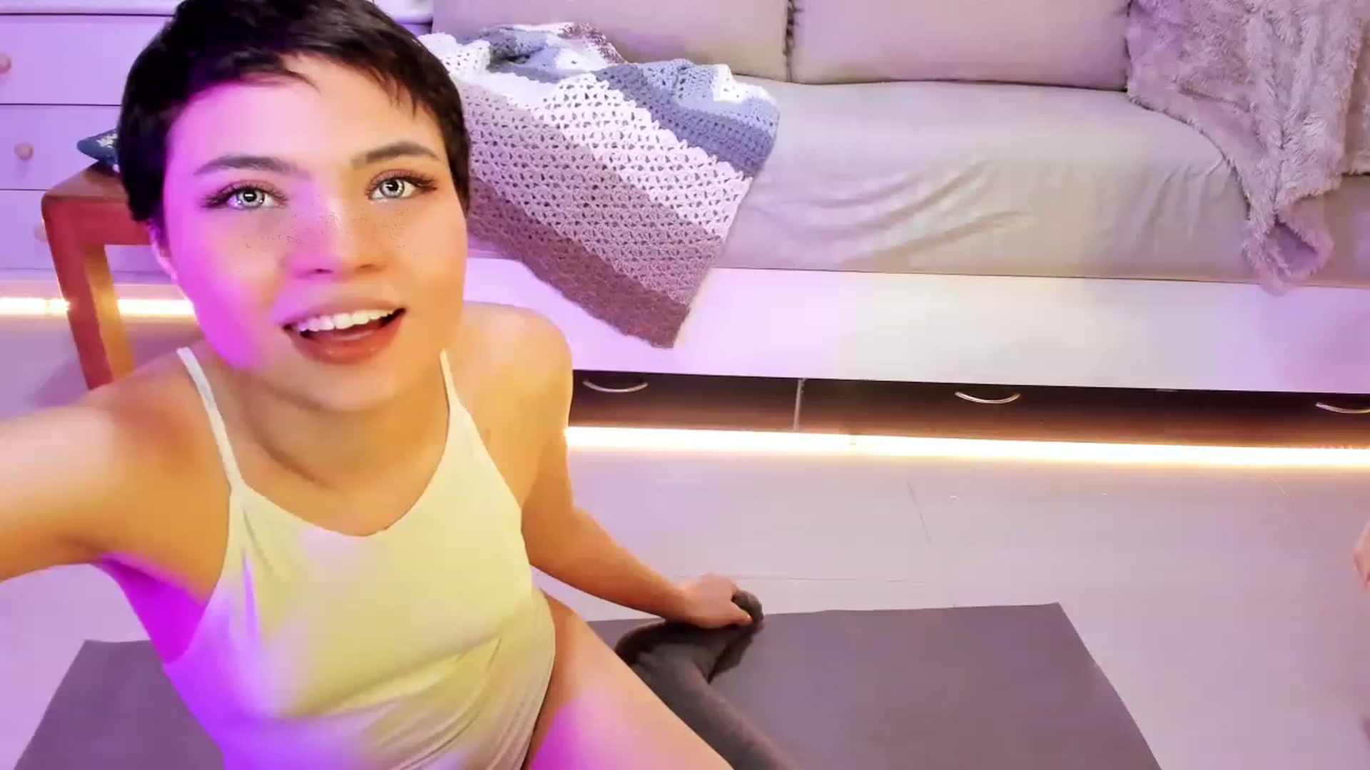 Gallery image thumbnail from ImFreedom's myfreecams stream on, 05/16/2023, 02:53 image 3 of 20