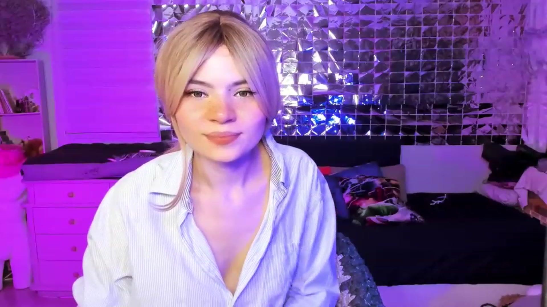 Gallery image thumbnail from ImFreedom's myfreecams stream on, 08/05/2023, 02:25 image 14 of 20