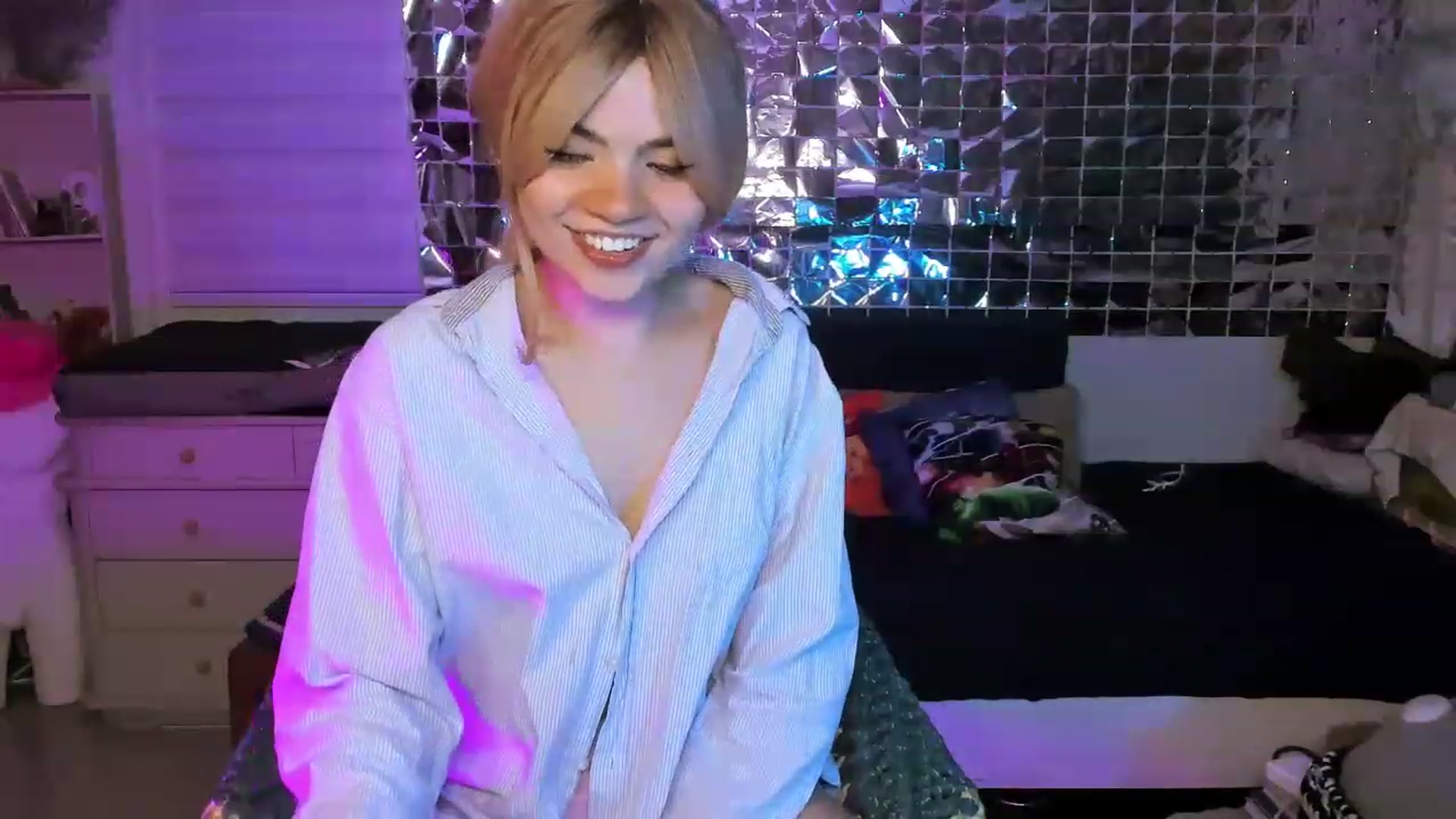 Gallery image thumbnail from ImFreedom's myfreecams stream on, 08/05/2023, 02:25 image 19 of 20