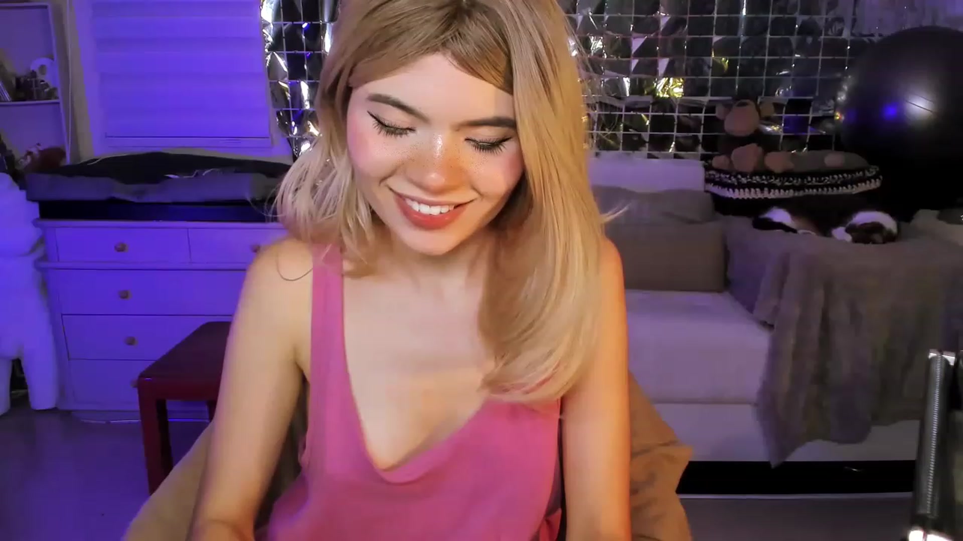 Gallery image thumbnail from ImFreedom's myfreecams stream on, 08/15/2023, 01:47 image 2 of 20