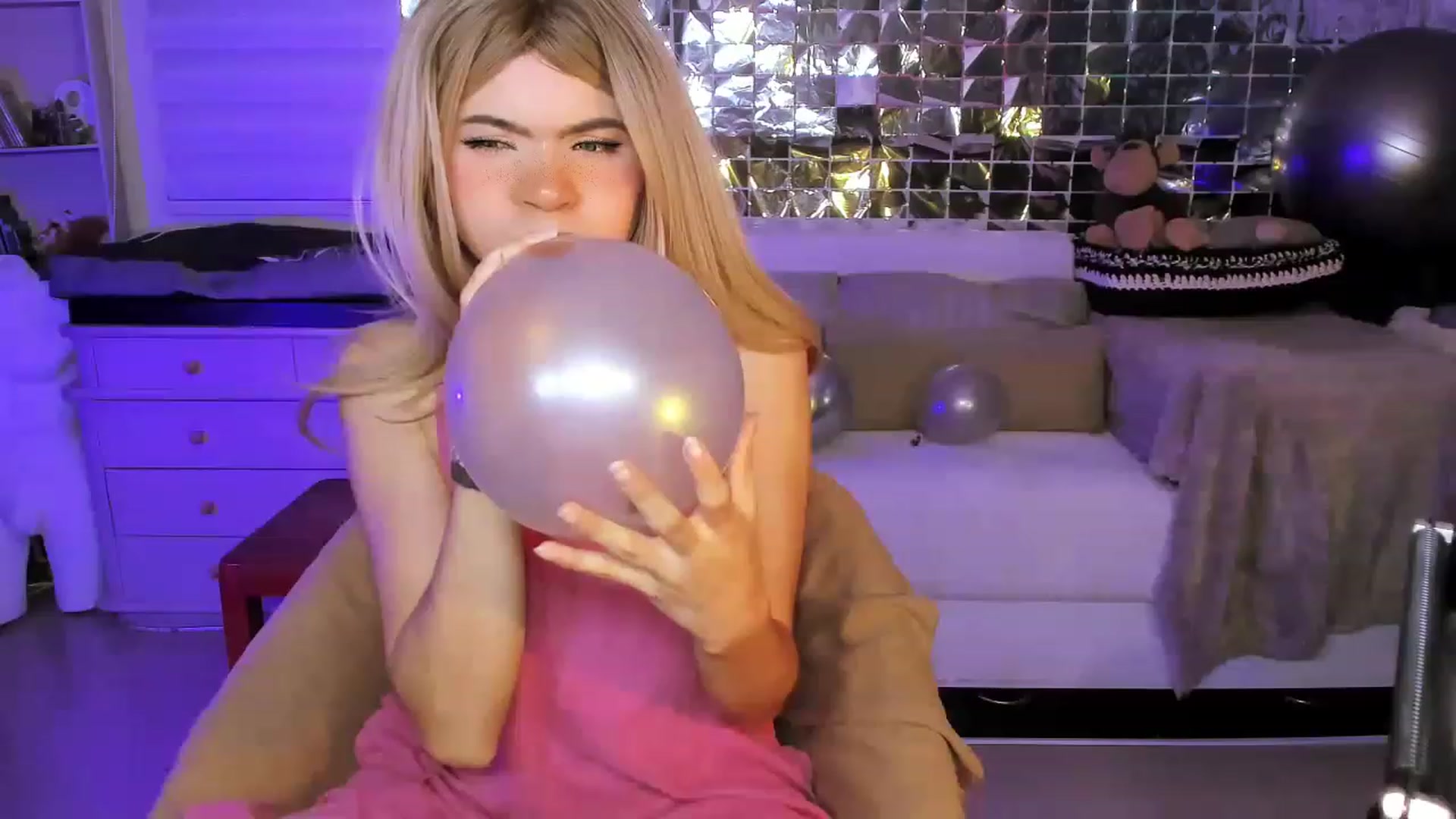 Gallery image thumbnail from ImFreedom's myfreecams stream on, 08/15/2023, 01:47 image 8 of 20