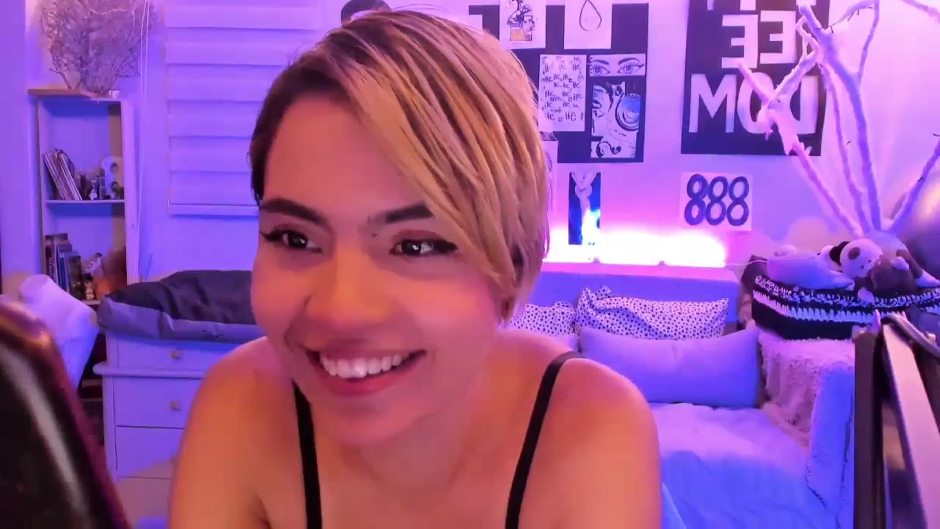 Gallery image thumbnail from ImFreedom's myfreecams stream on, 03/19/2024, 02:07 image 10 of 20