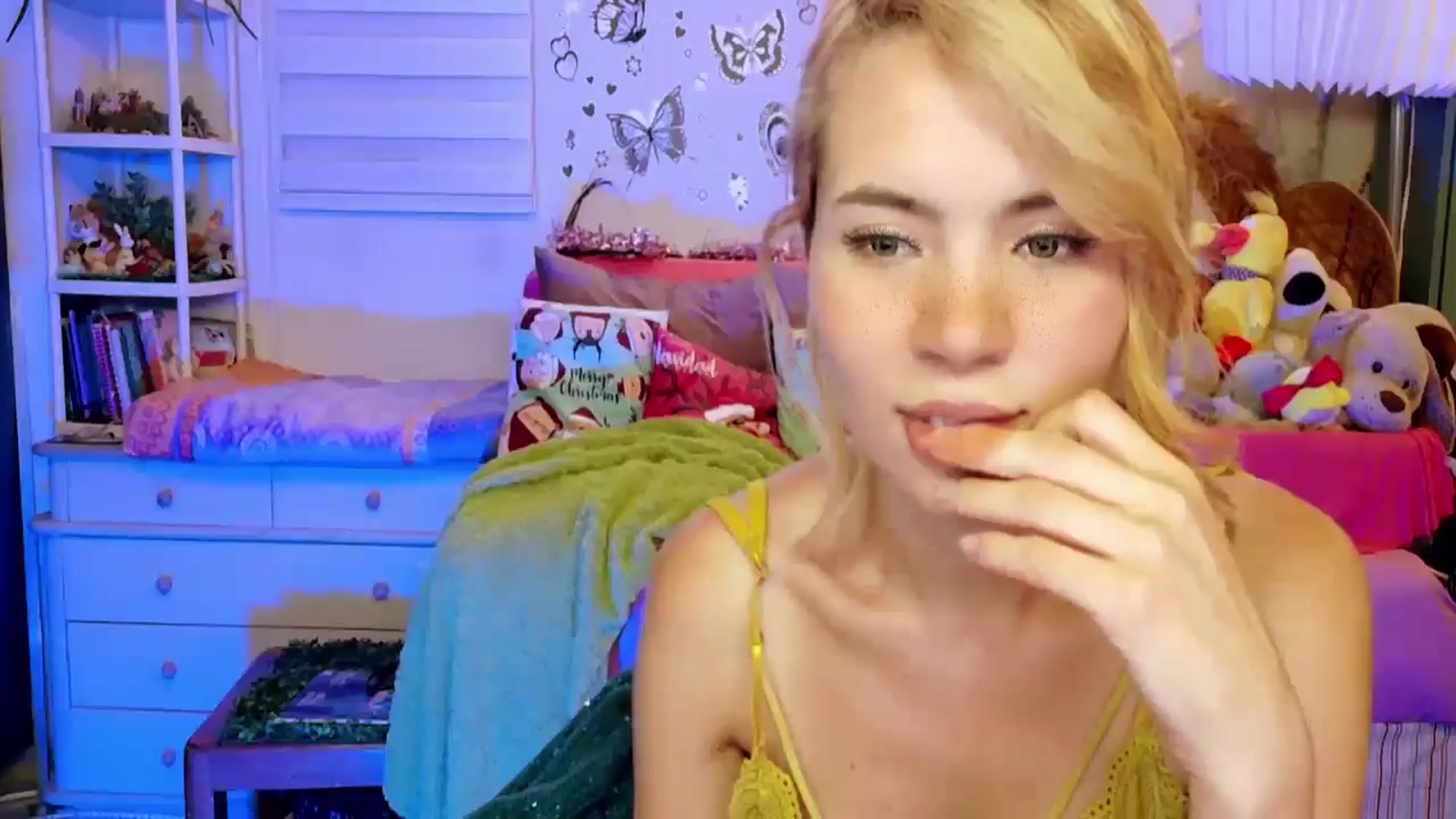 Gallery image thumbnail from ImFreedom's myfreecams stream on, 12/28/2025, 01:02 image 15 of 20