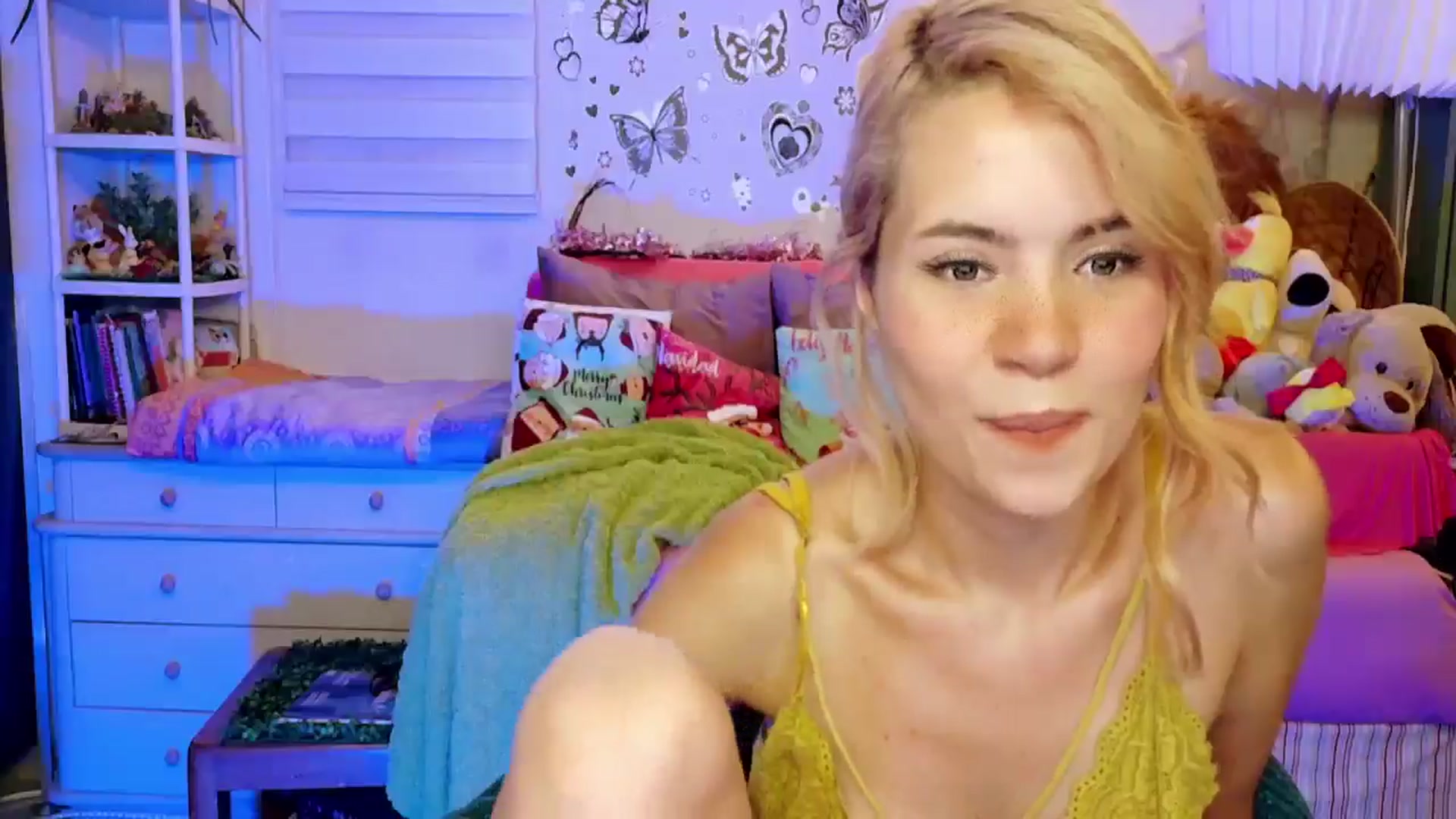 Gallery image thumbnail from ImFreedom's myfreecams stream on, 12/28/2025, 01:02 image 10 of 20