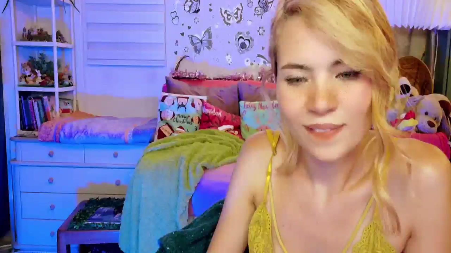 Gallery image thumbnail from ImFreedom's myfreecams stream on, 12/28/2025, 01:02 image 16 of 20