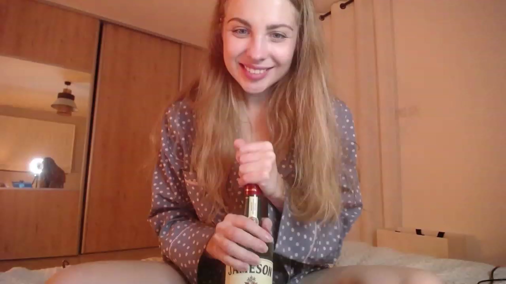 Gallery image thumbnail from ImKeira's myfreecams stream on, 11/19/2022, 17:59 image 2 of 20